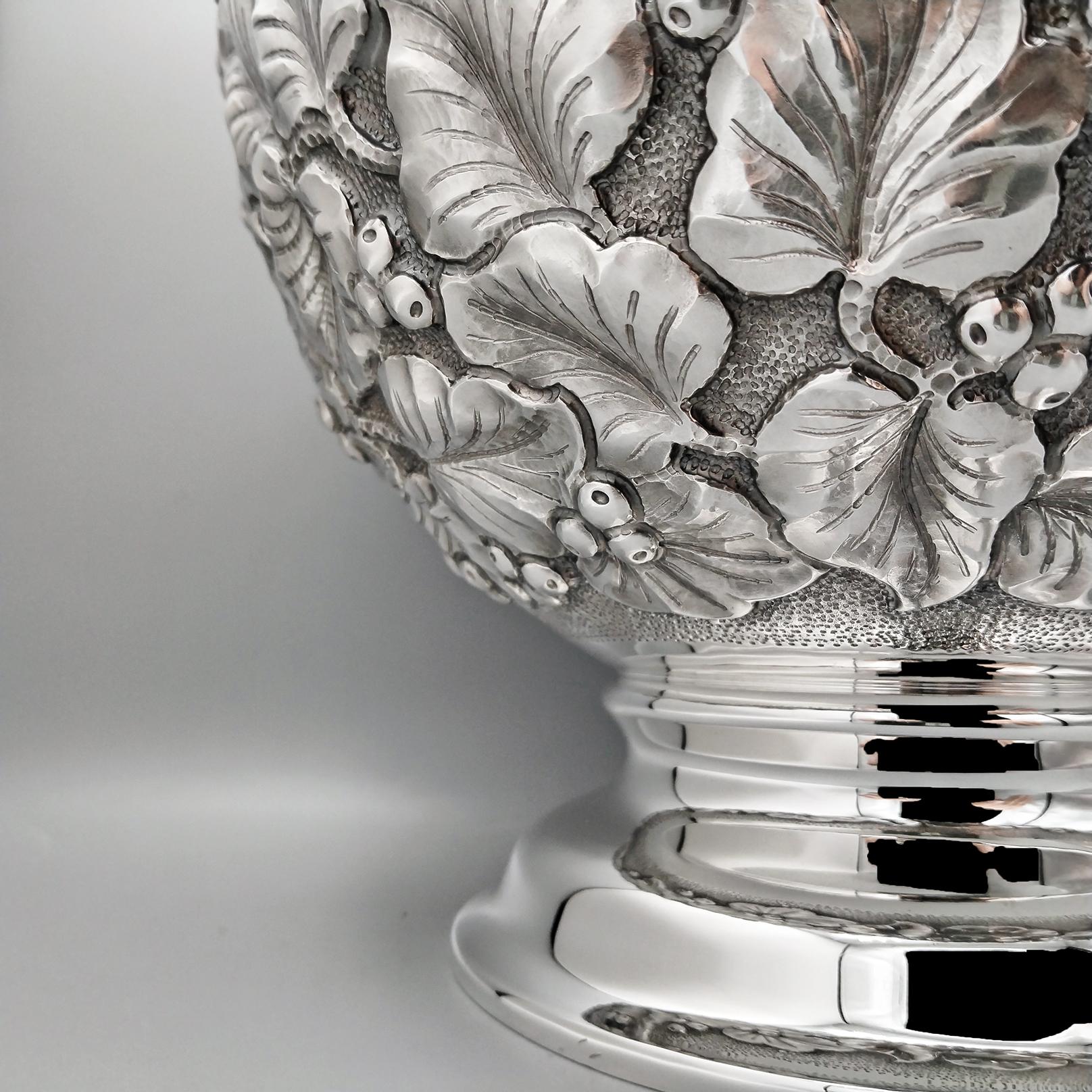 XX Century Italian Solid 800 Silver Vase with Leaves and Berries For Sale 6