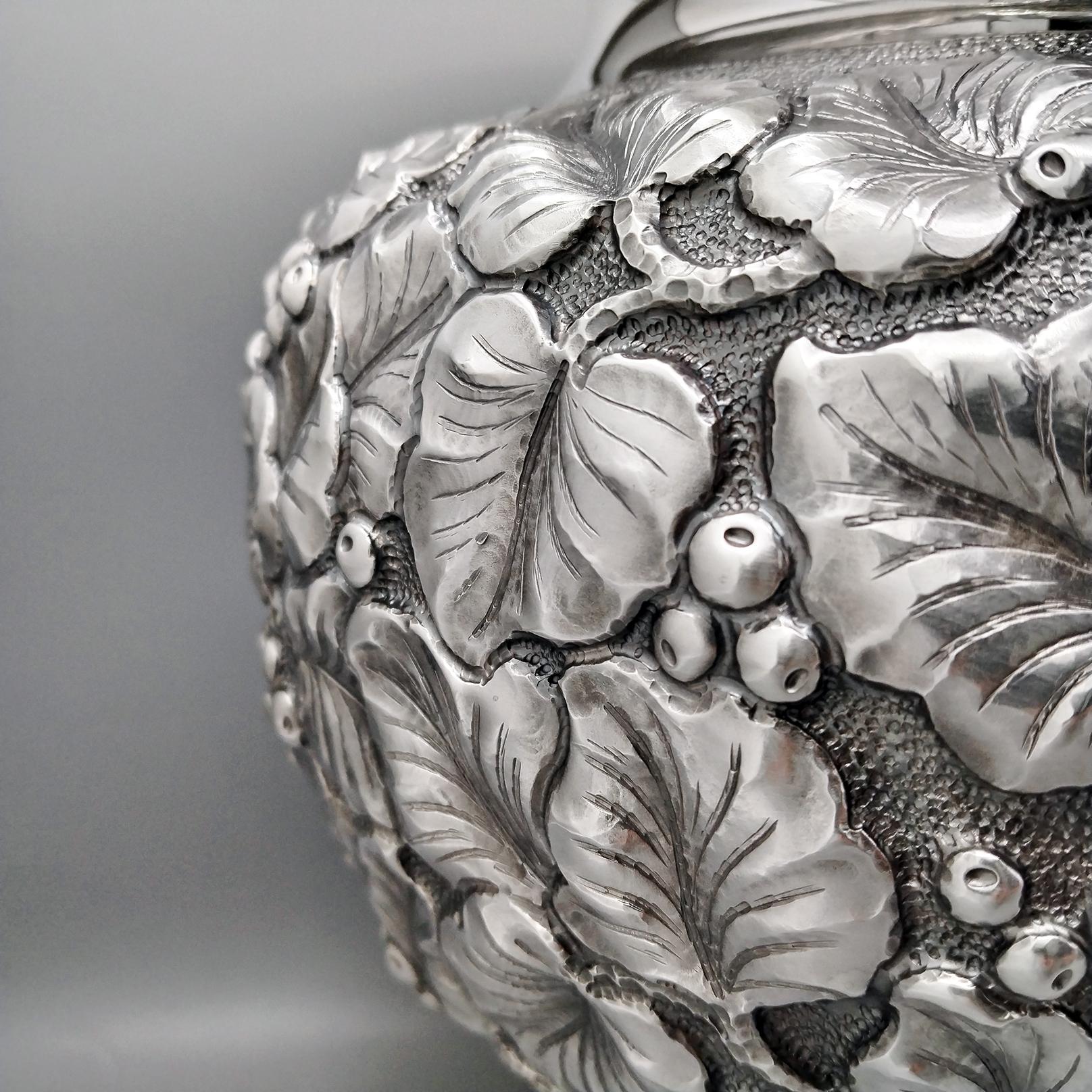 XX Century Italian Solid 800 Silver Vase with Leaves and Berries For Sale 2
