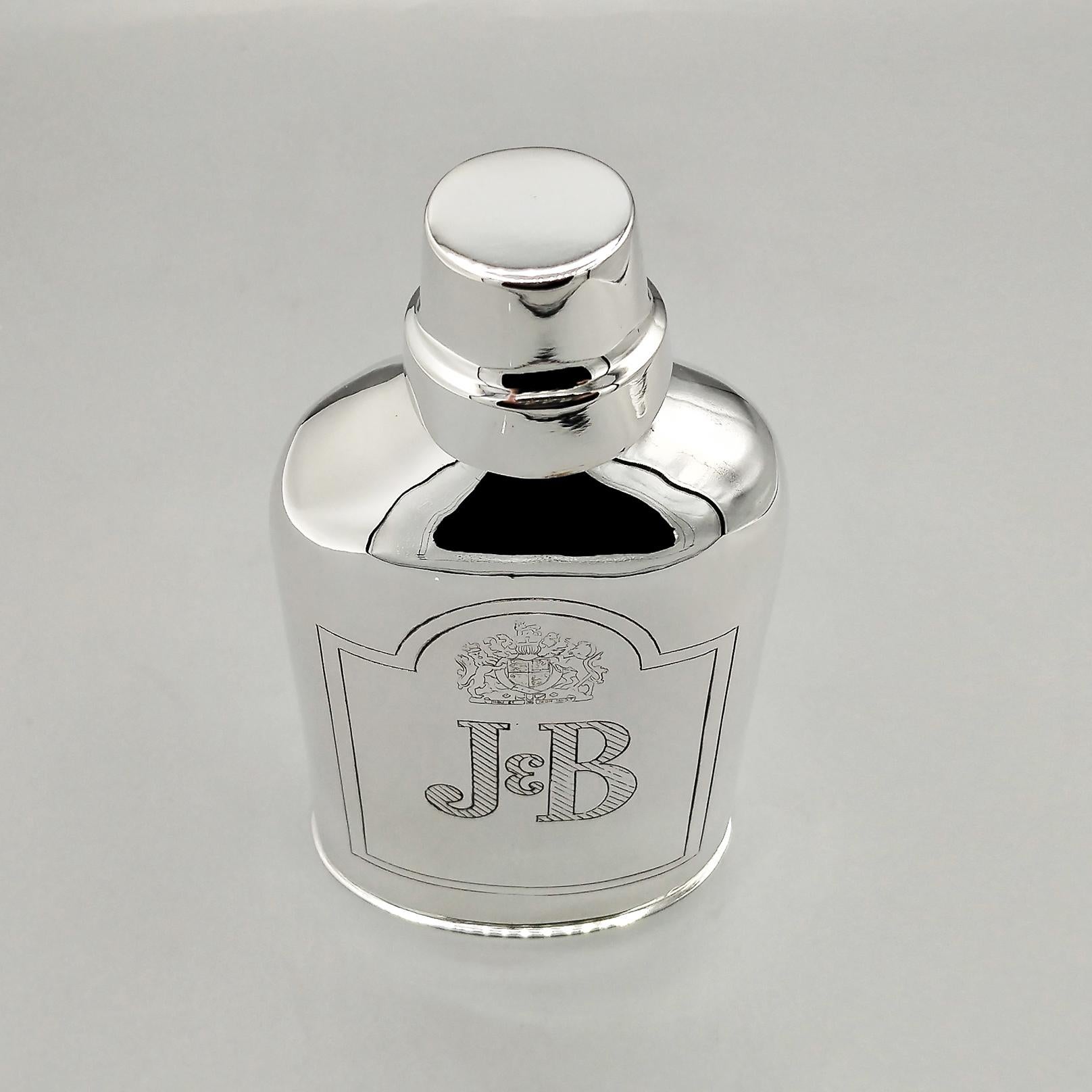 XX Century Italian solid 800 silver whisky flask with beaker in vendita 4