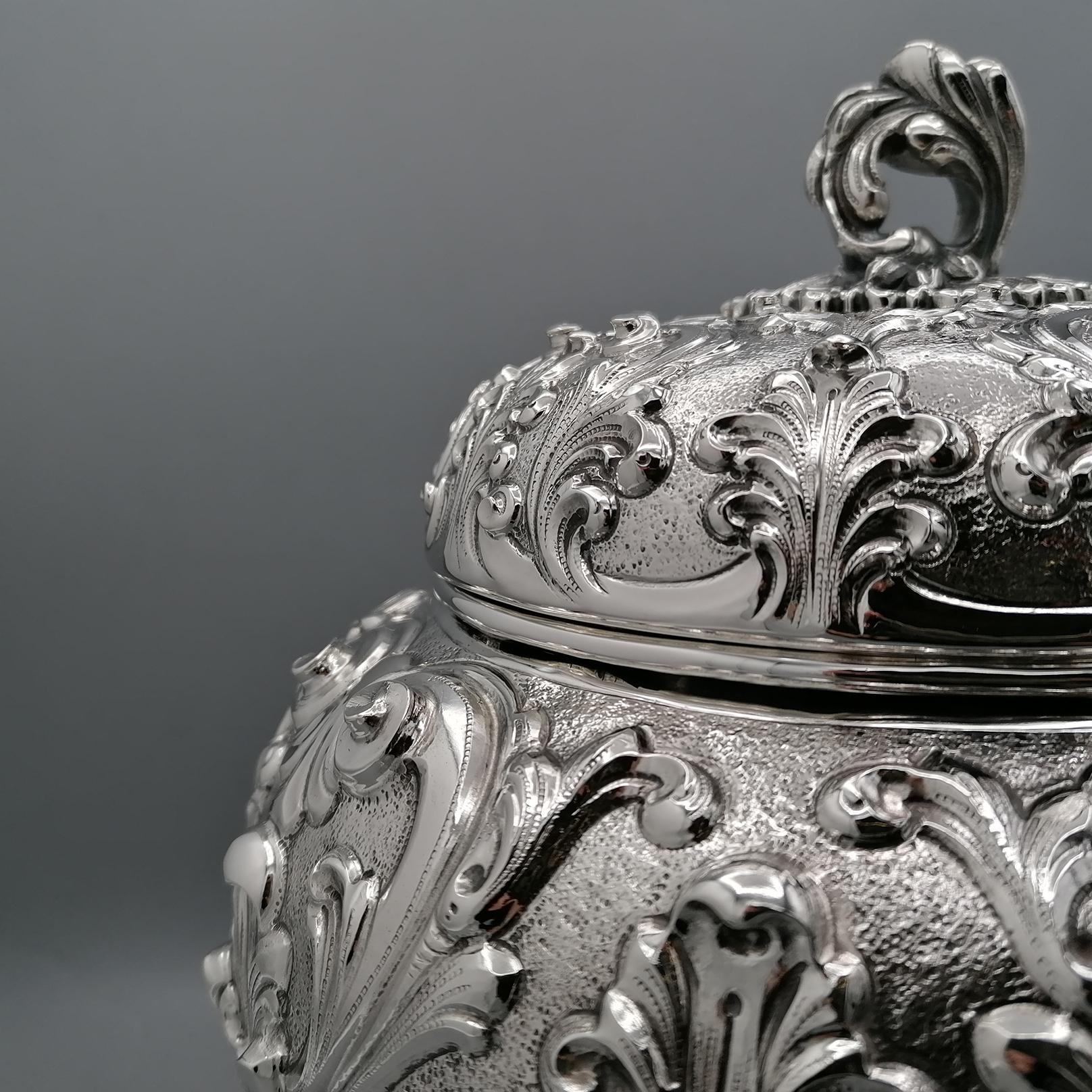 Italienische Potiche aus massivem Silber, XX. Jahrhundert  (20. Jahrhundert) im Angebot