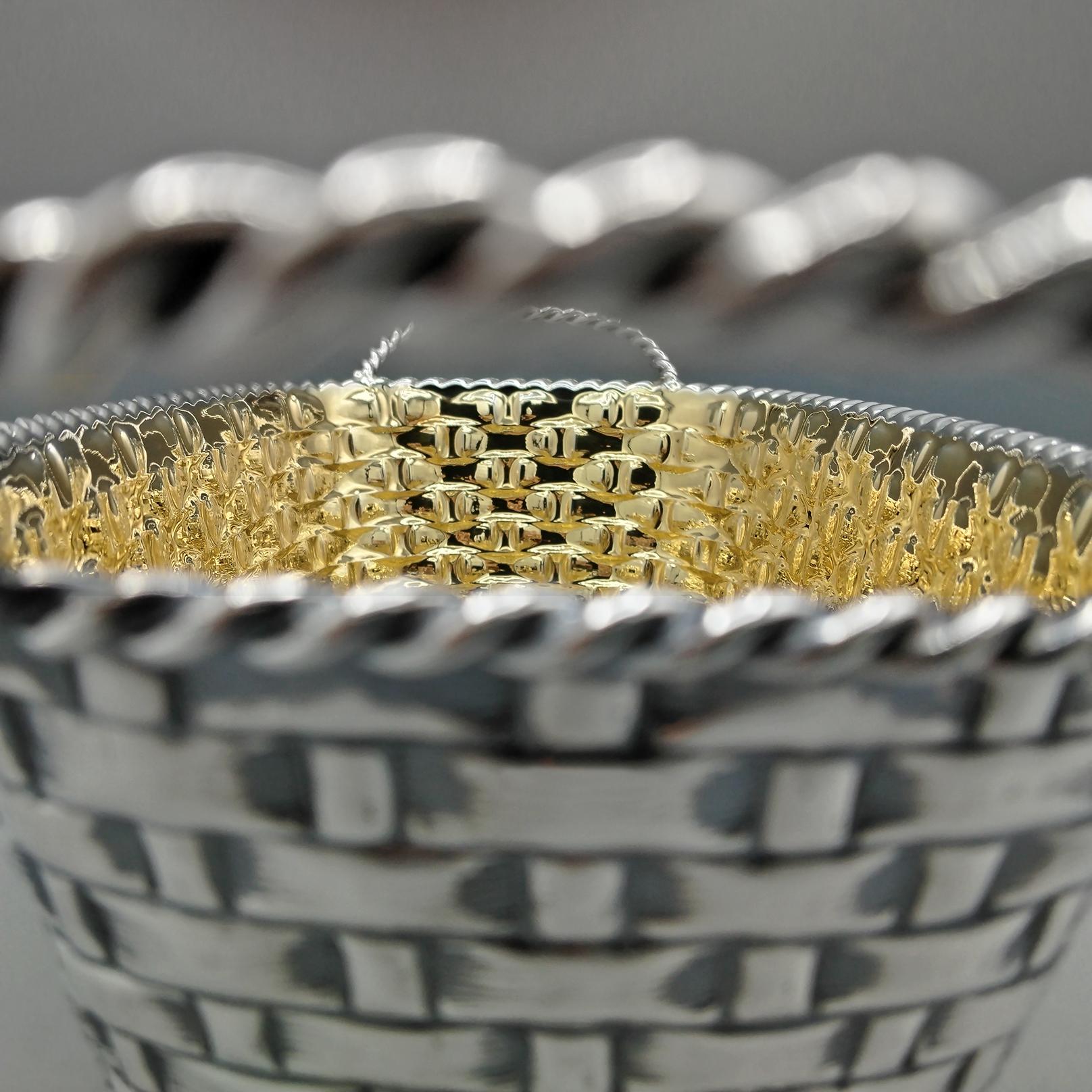 Argent sterling Panier en argent Steling italien du 20e siècle avec poignées en vente