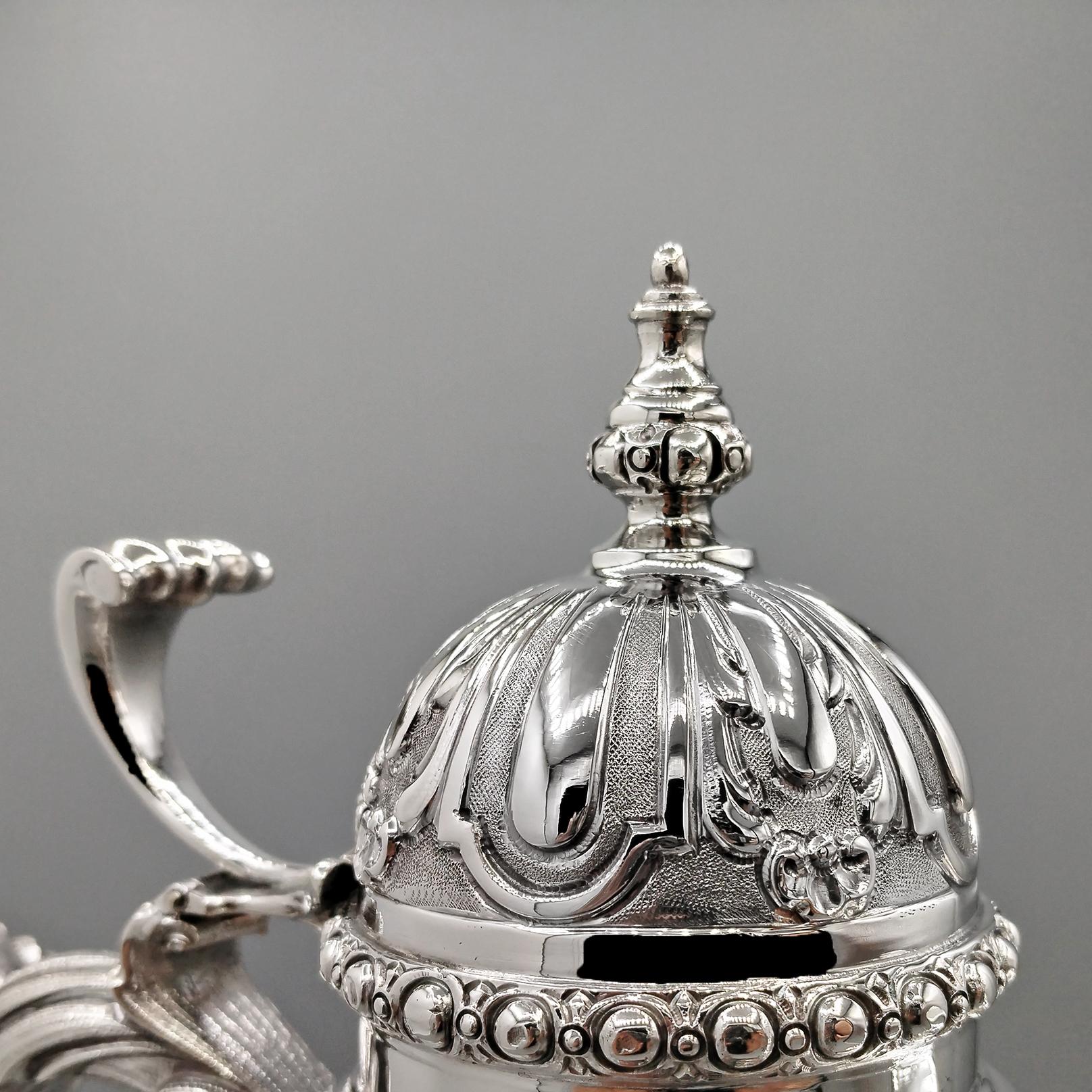 20. Jahrhundert Italienisches Sterlingsilber im Barockstil Coffepot im Angebot 1