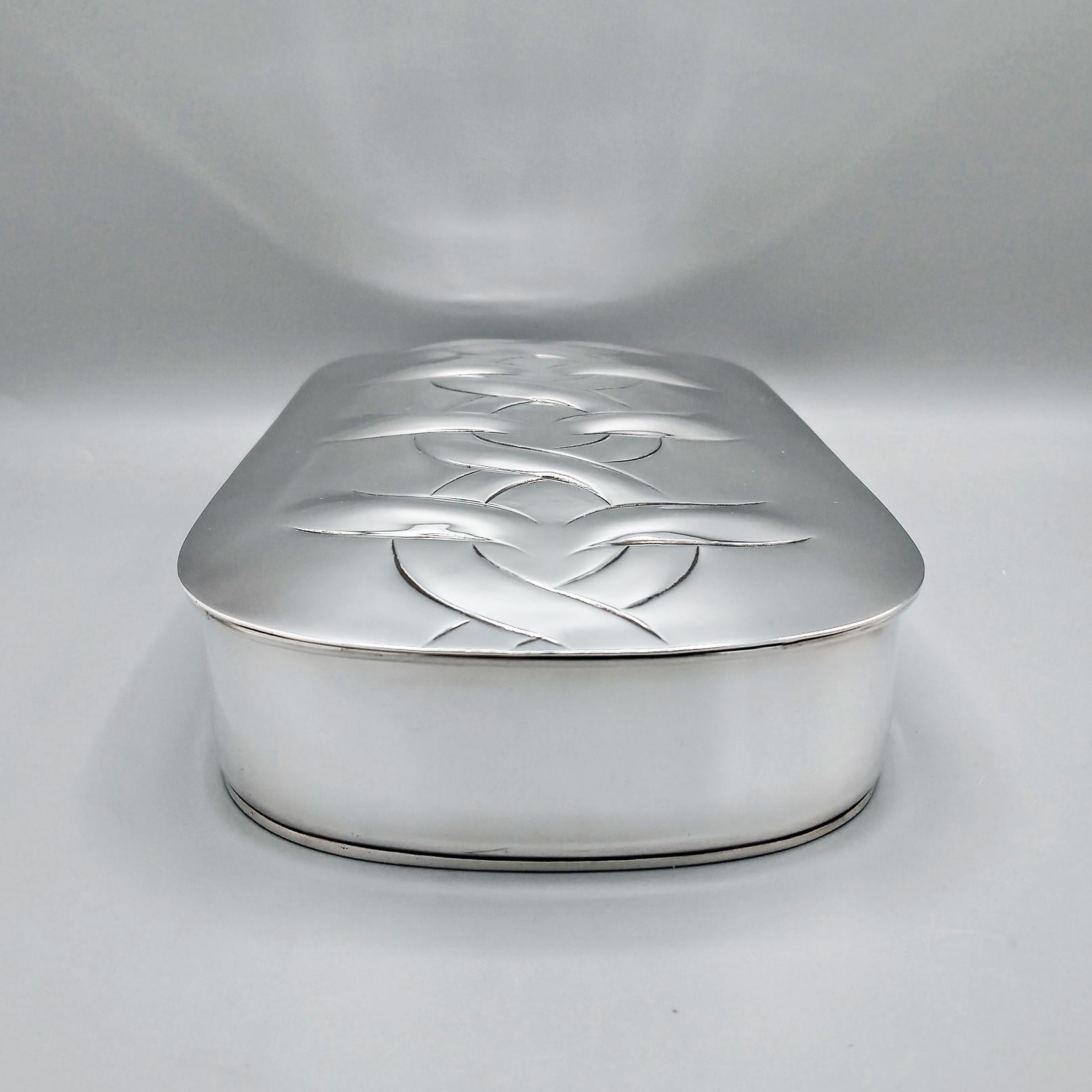 Caja decorativa oblonga de plata de ley italiana del siglo XX Italian en venta
