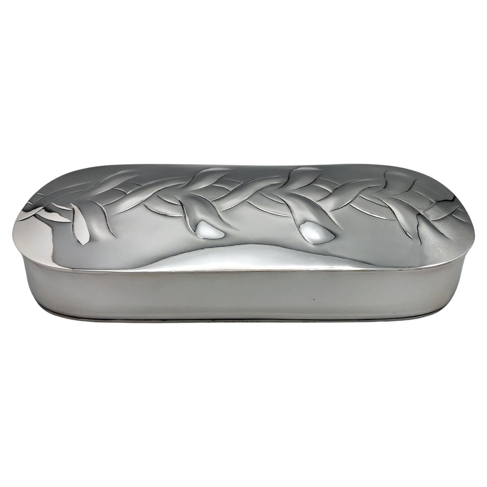 Caja decorativa oblonga de plata de ley italiana del siglo XX