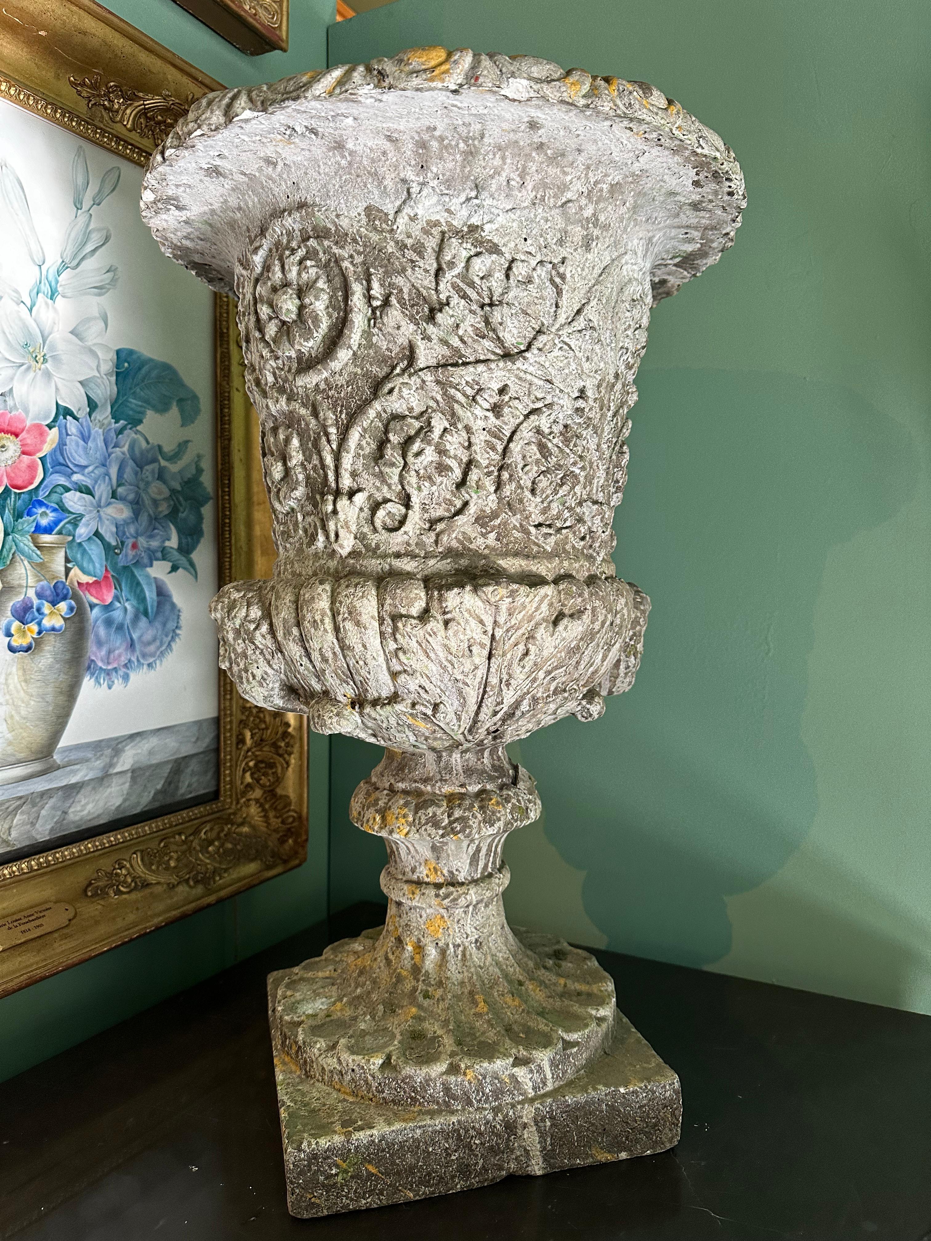XX Century Medici Cement Vases  In Good Condition For Sale In Lisboa, PT