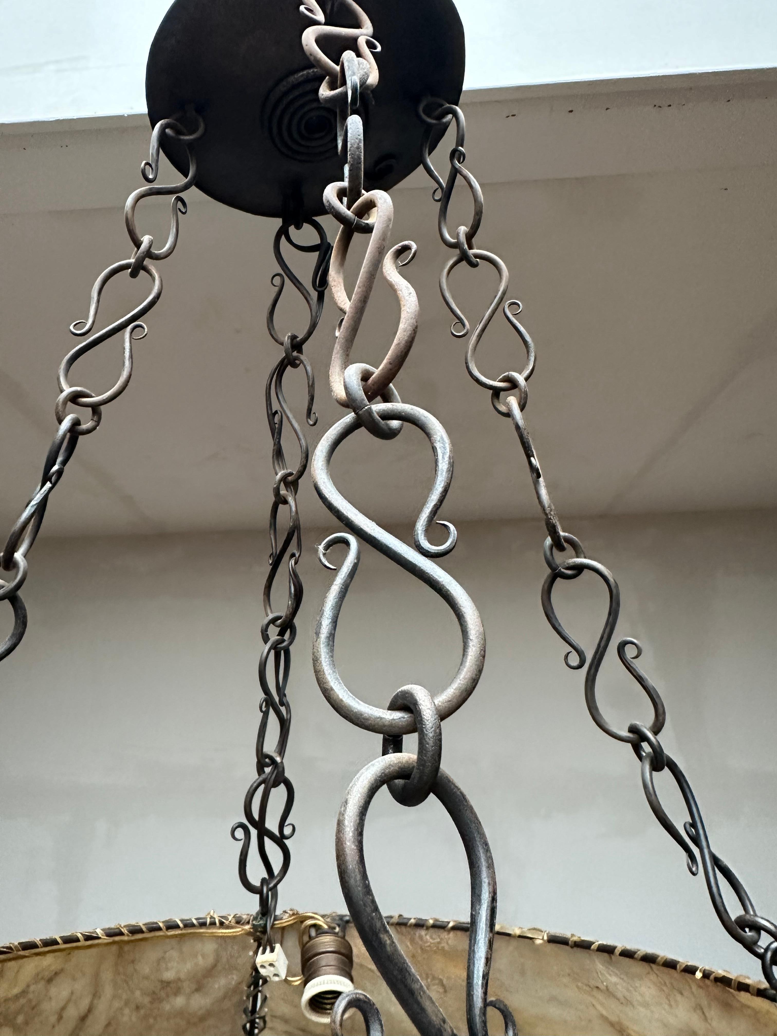 Métal XX Grande lampe suspendue de style AND Lights Light Craft w. Abat-jour en cuir dans un cadre en fer forgé en vente
