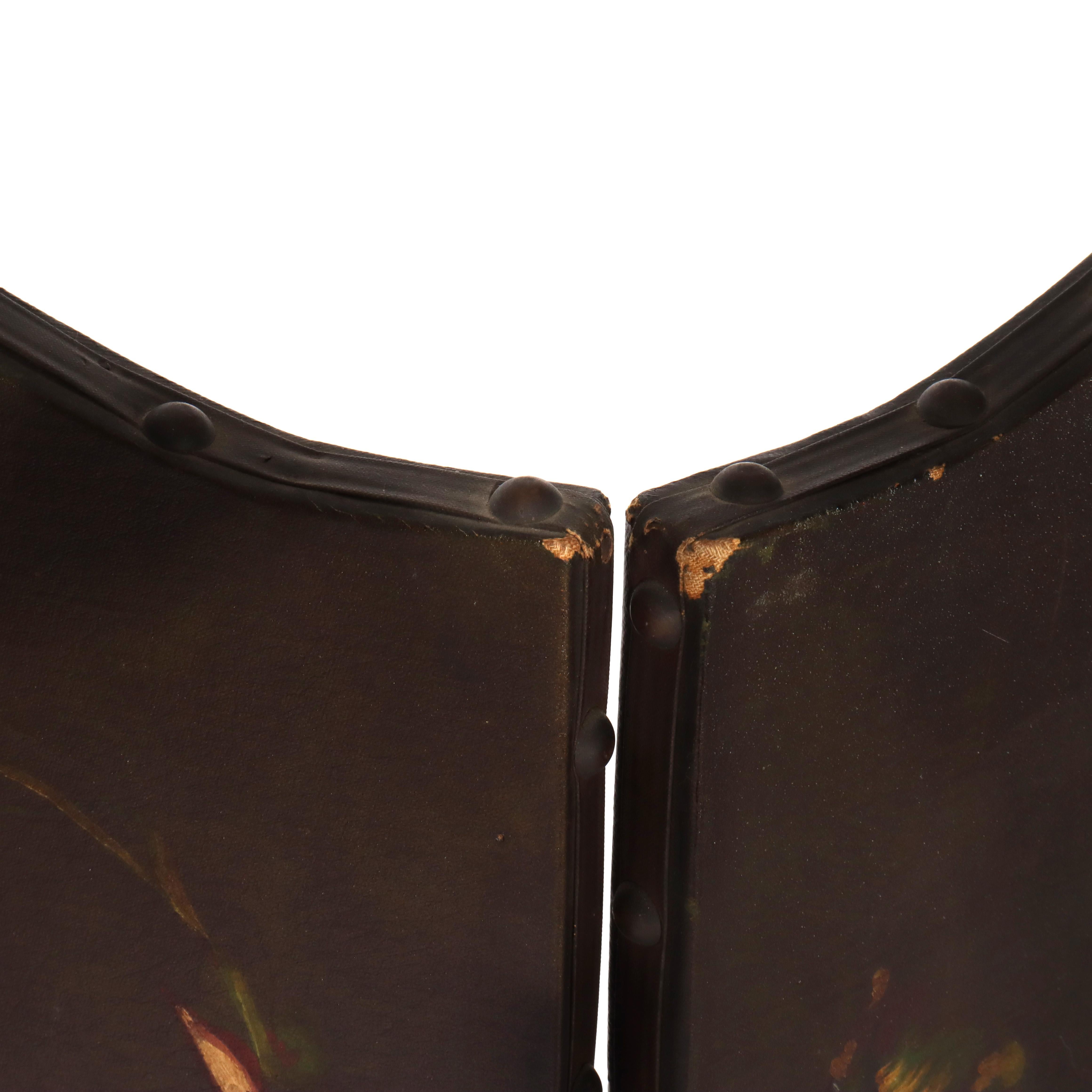 XX PICS Paravent ancien en cuir peint à la main, à trois panneaux, non signé, 20ème siècle en vente 2