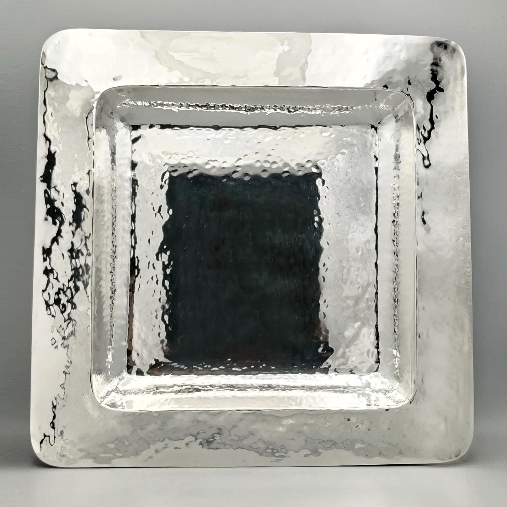 Centro de mesa martillado de plata de ley italiana del siglo XXI en venta 2