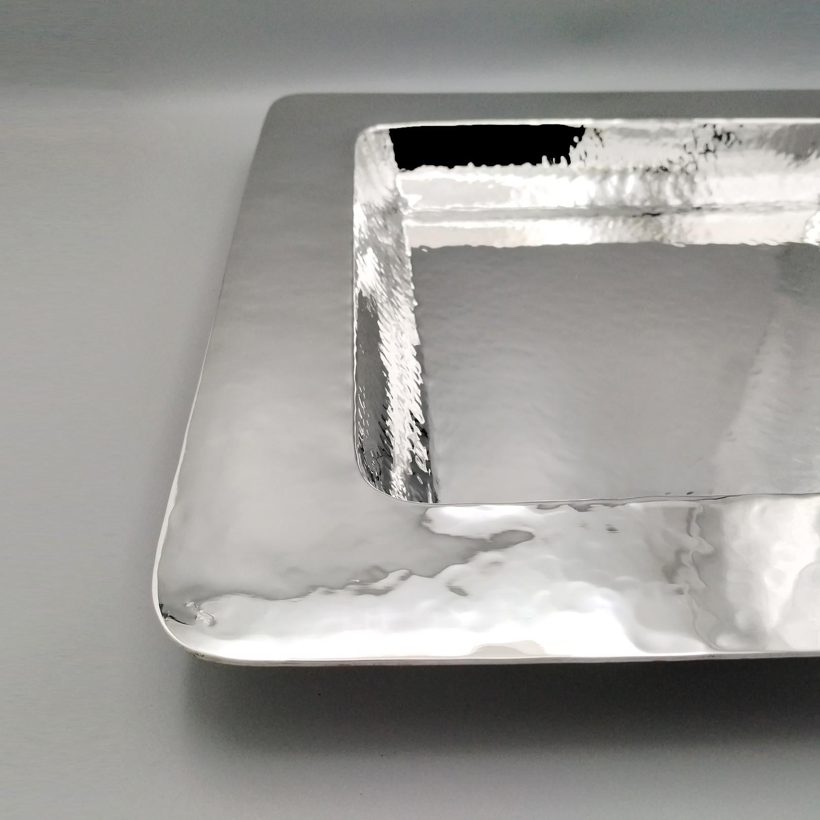 Centro de mesa martillado de plata de ley italiana del siglo XXI Contemporáneo en venta