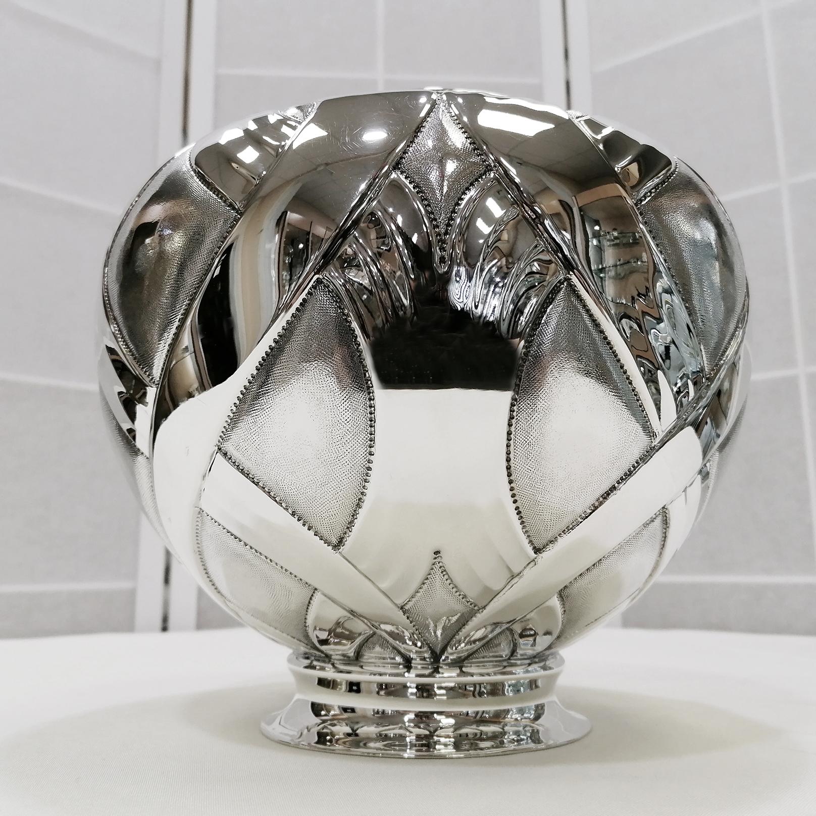 XXI° Century Italian Modern Sterling Silver Vase For Sale 6