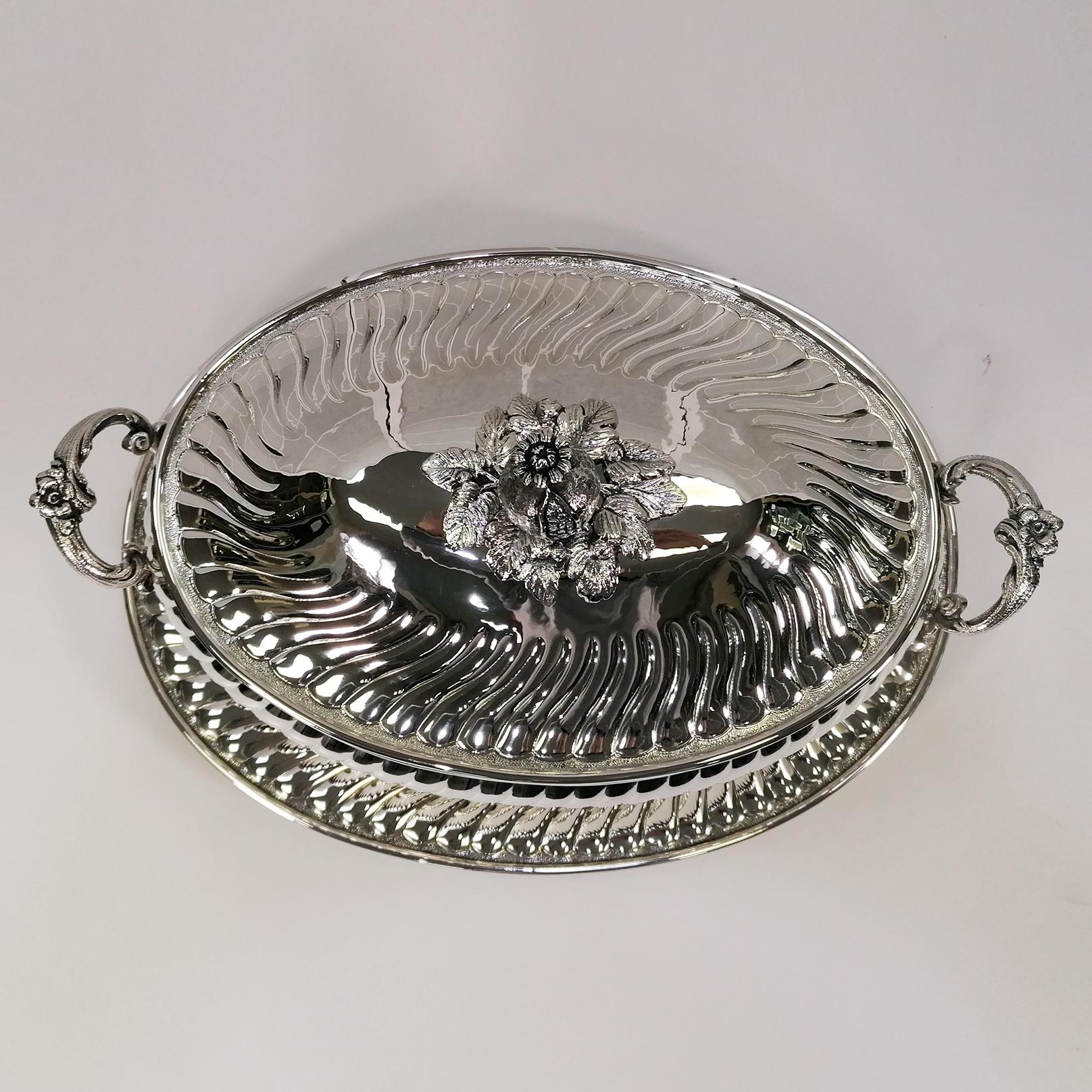 XXI Century Italia Solid Oval Silver Tureen with dish in Baroque style For Sale 5