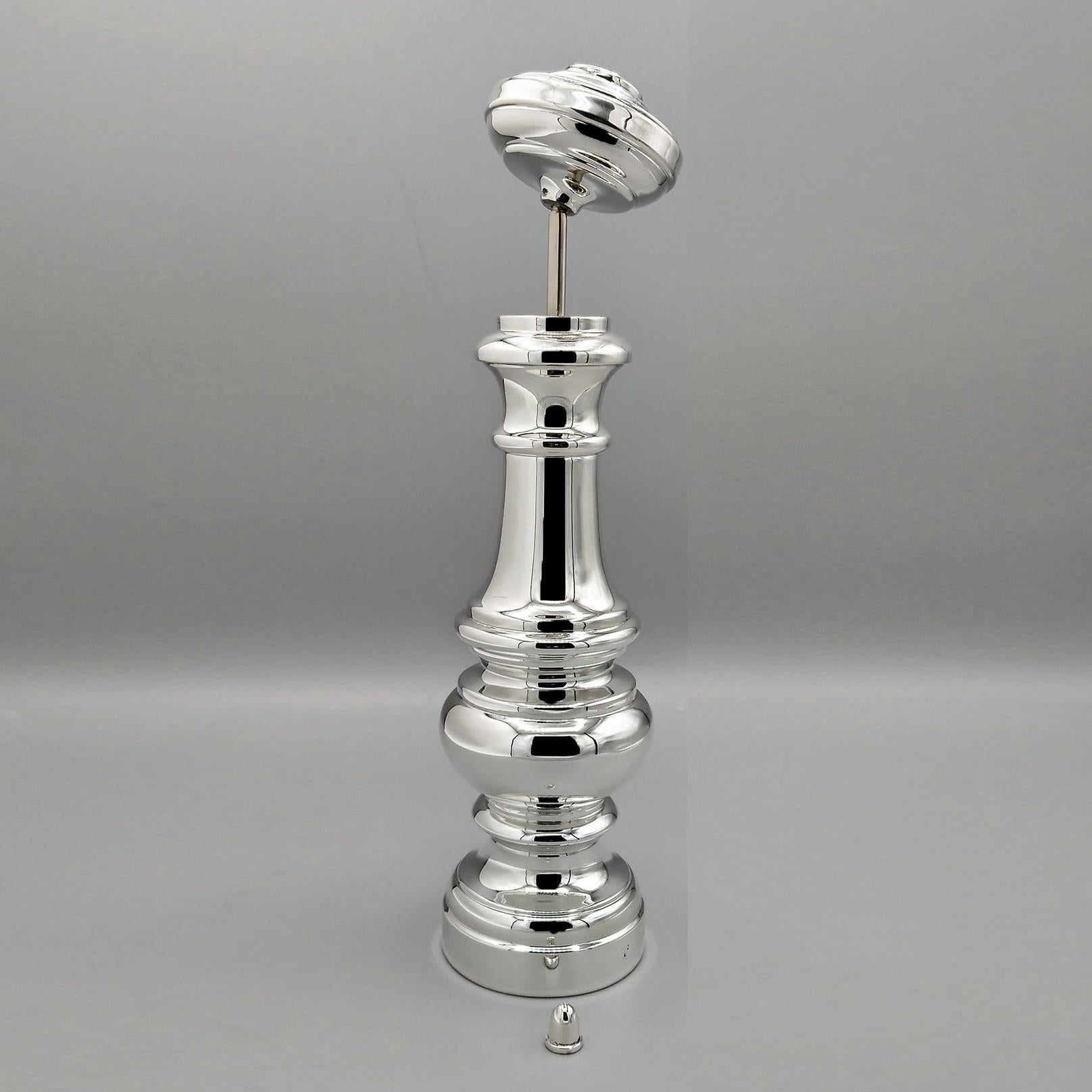 Molinillo de pimienta italiano del siglo XXI en plata 800 en venta 4
