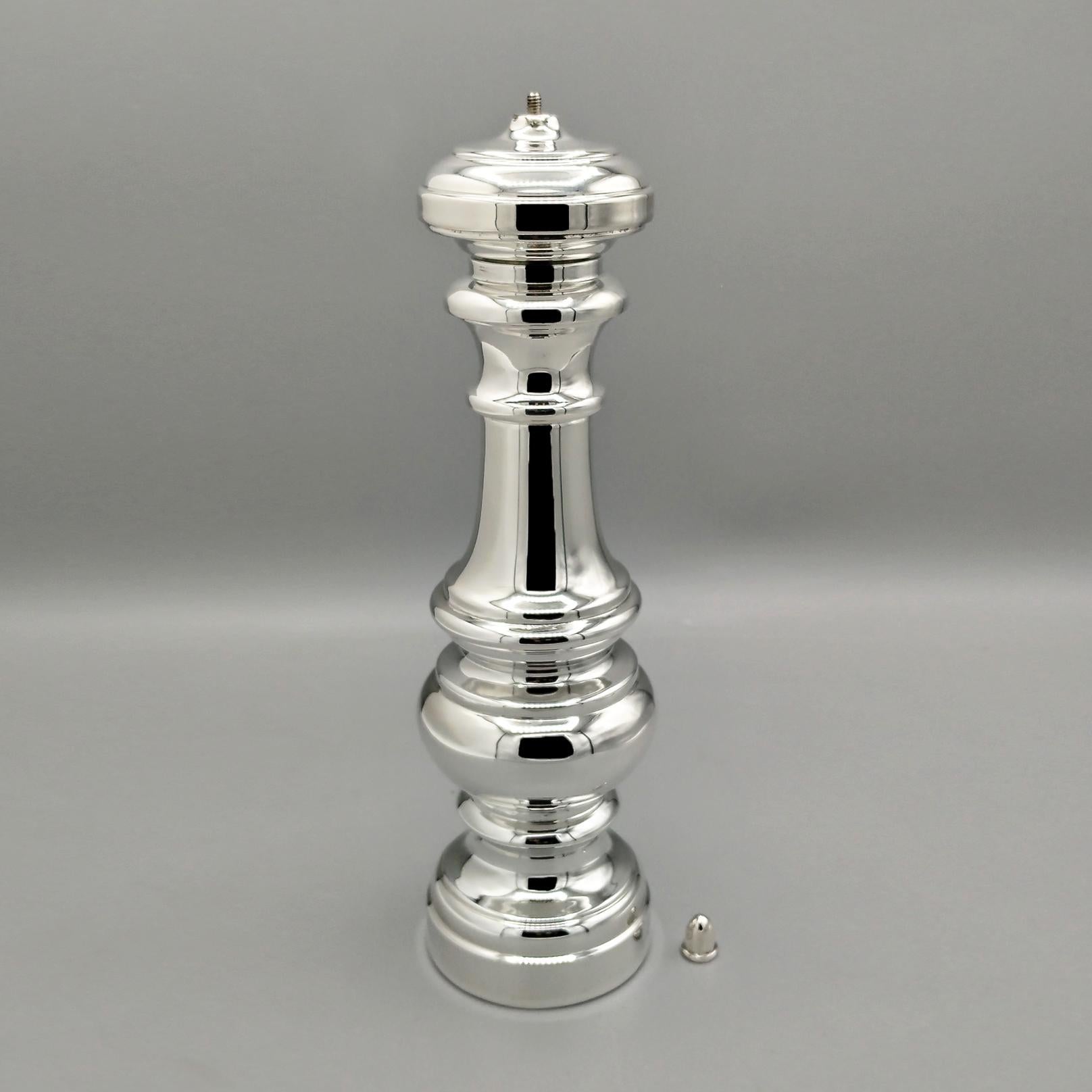 Molinillo de pimienta italiano del siglo XXI en plata 800 en venta 5