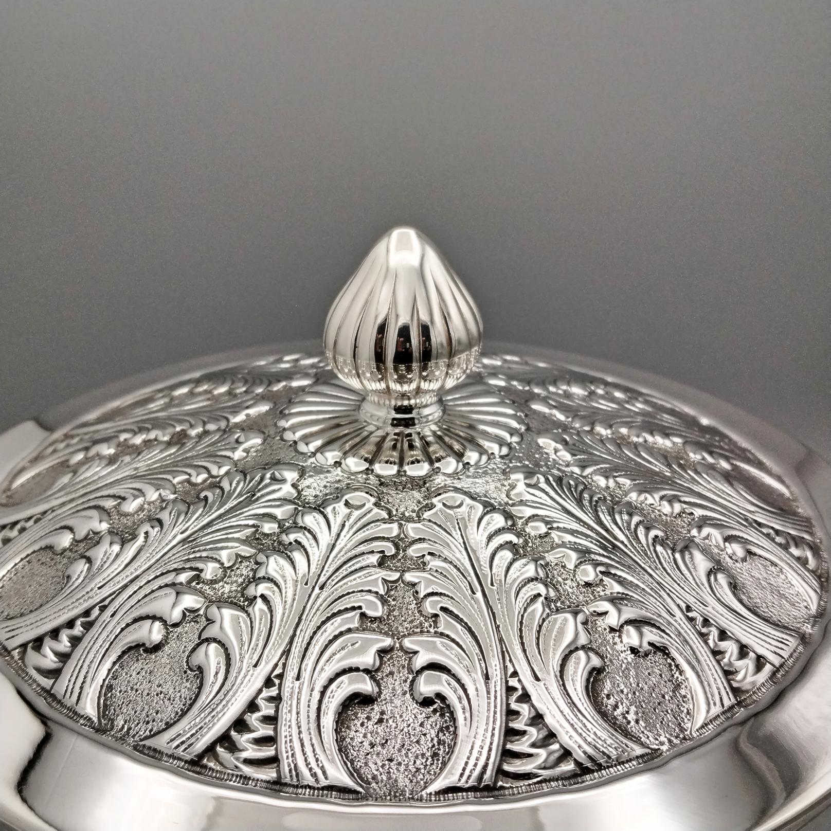Galletero italiano del siglo XXI de plata 800 maciza Contemporáneo en venta