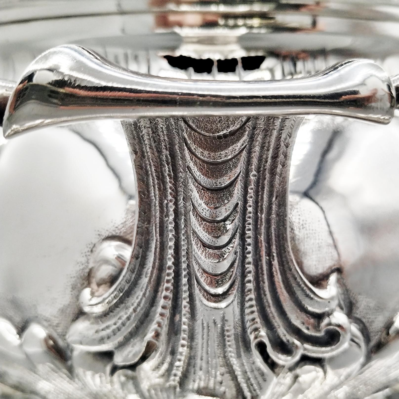 Soupière italienne du XXIe siècle en argent massif (800) de style baroque avec plat. en vente 5