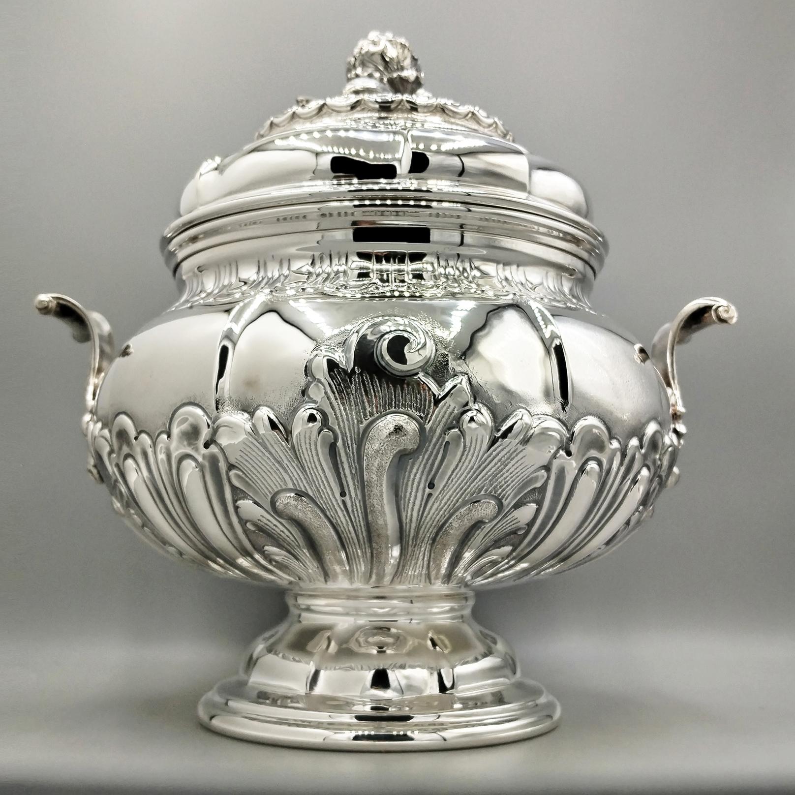 Soupière italienne du XXIe siècle en argent massif (800) de style baroque avec plat. en vente 6