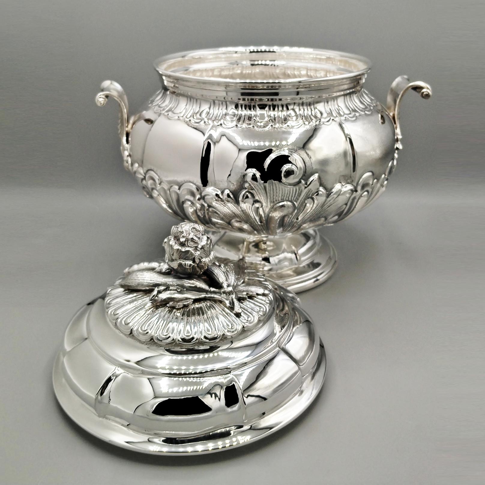 Soupière italienne du XXIe siècle en argent massif (800) de style baroque avec plat. en vente 7