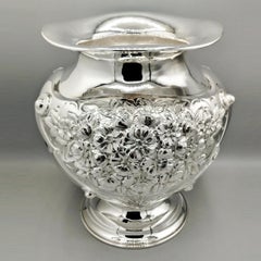 Vase italien du XXIe siècle en argent massif 800