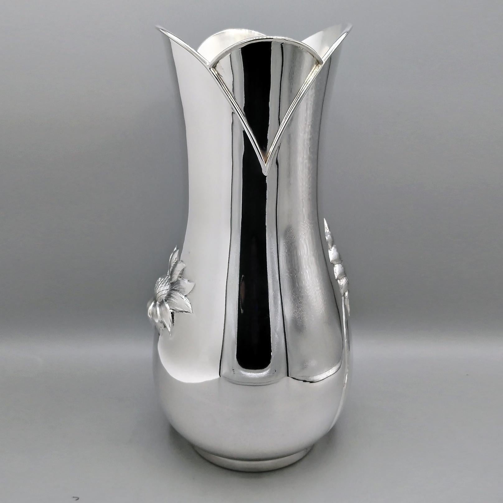 XXI Century Italian Solid 800 Silver Vase with Sunflowers In New Condition For Sale In VALENZA, IT