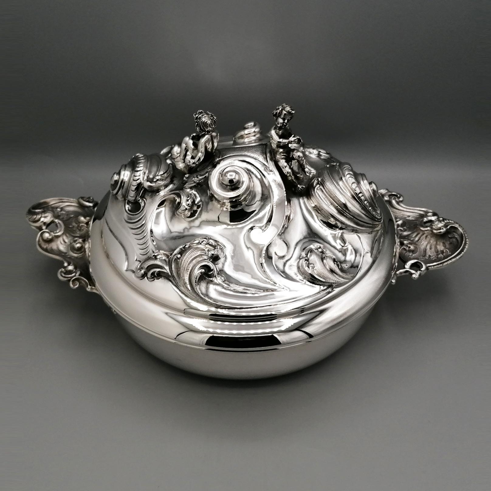 Forged XXI° century Italian Solid Silver Vegetable dish in Baroque Style For Sale