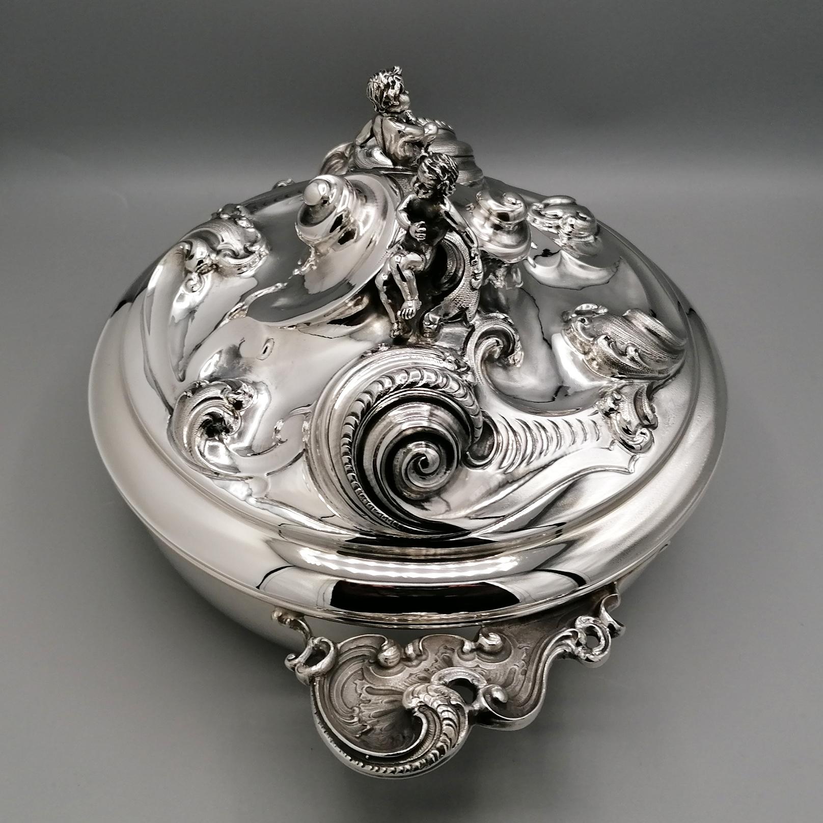 XXI° century Italian Solid Silver Vegetable dish in Baroque Style In New Condition For Sale In VALENZA, IT