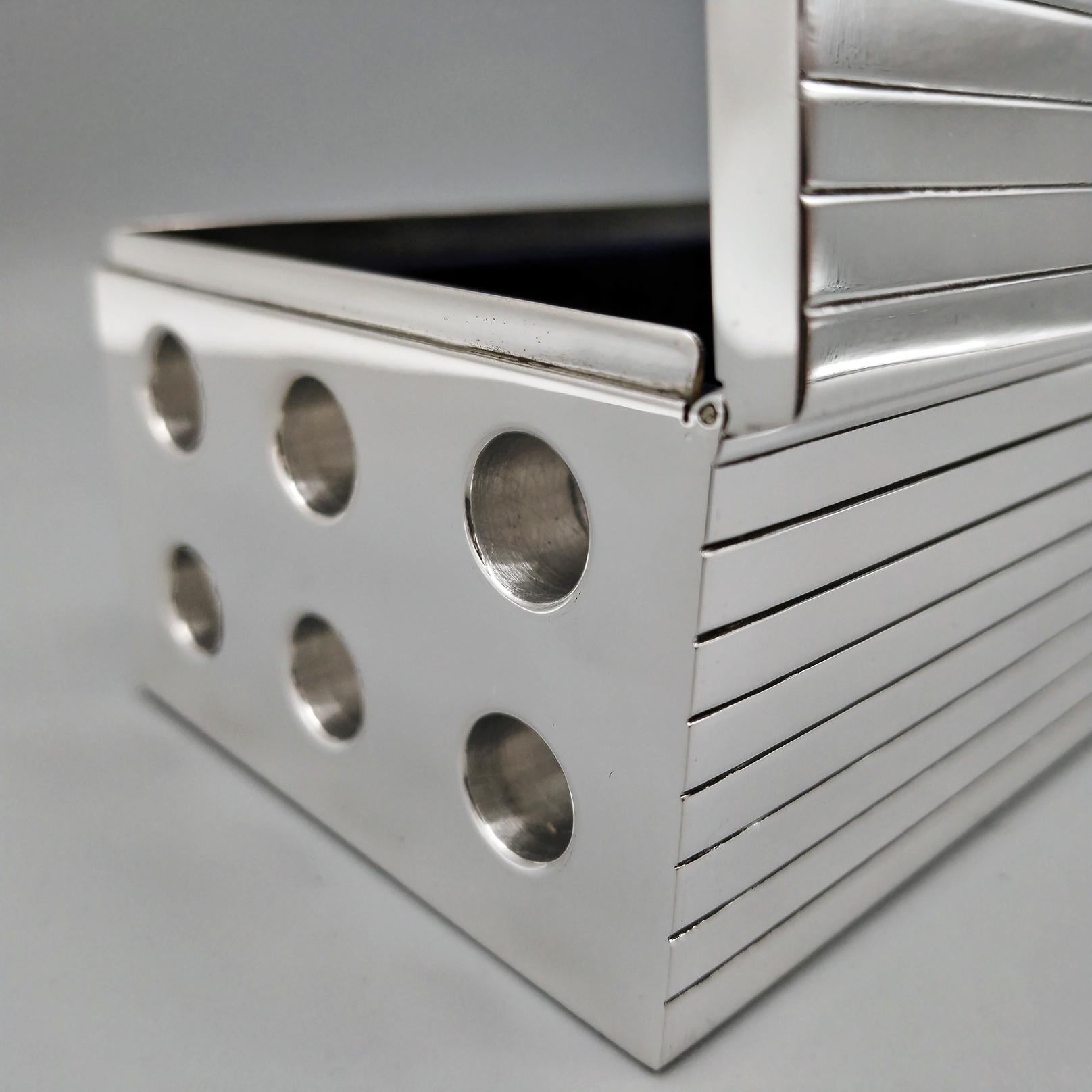 Caja en forma de ladrillo decorativa italiana del siglo XXI de Sterling en venta 4