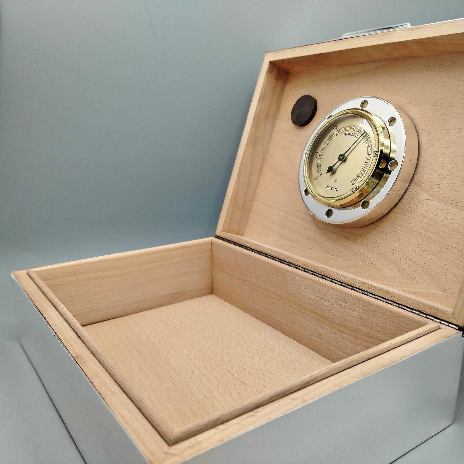 Caja para puros de plata de ley italiana del siglo XXI Contemporáneo en venta