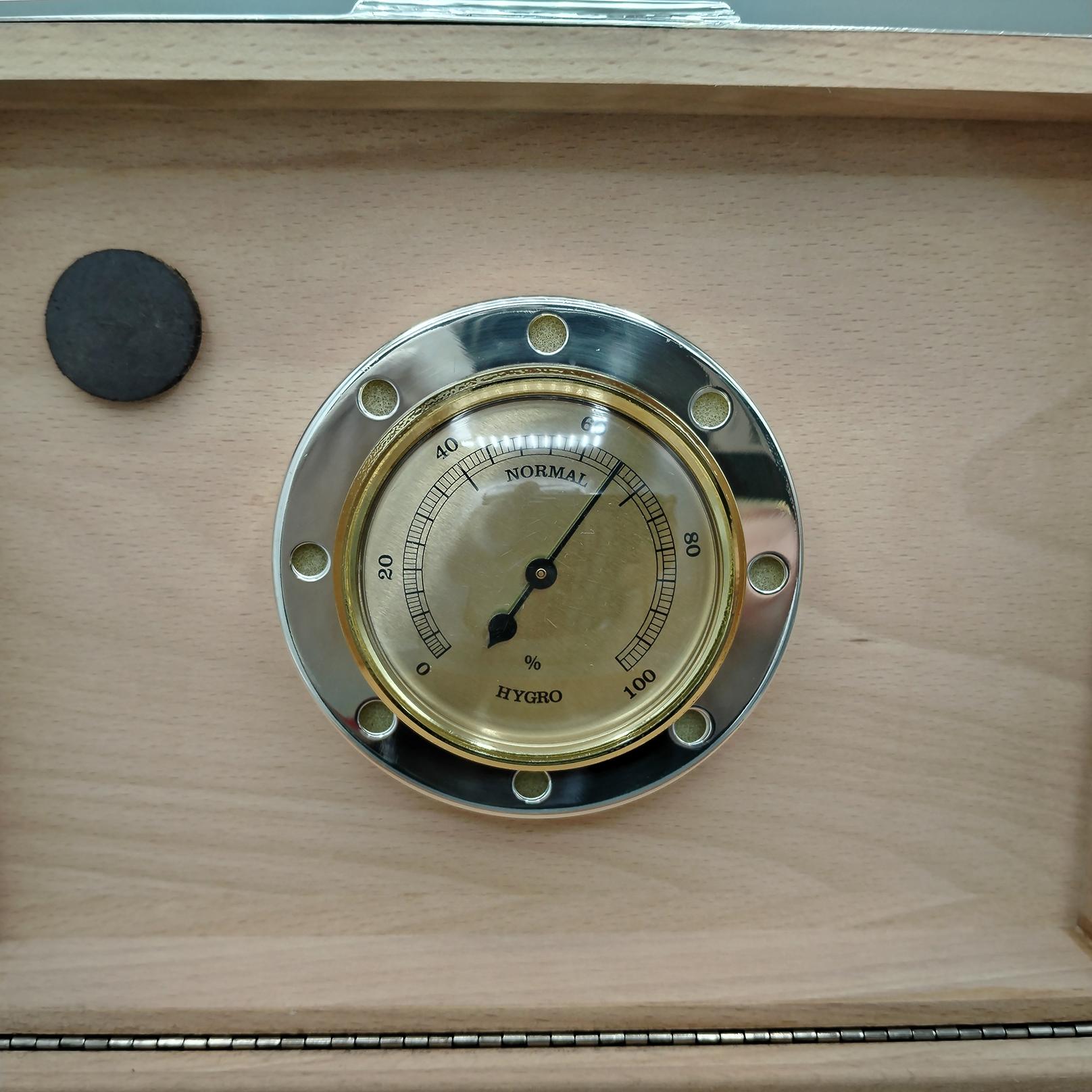 Caja para puros de plata de ley italiana del siglo XXI en venta 1