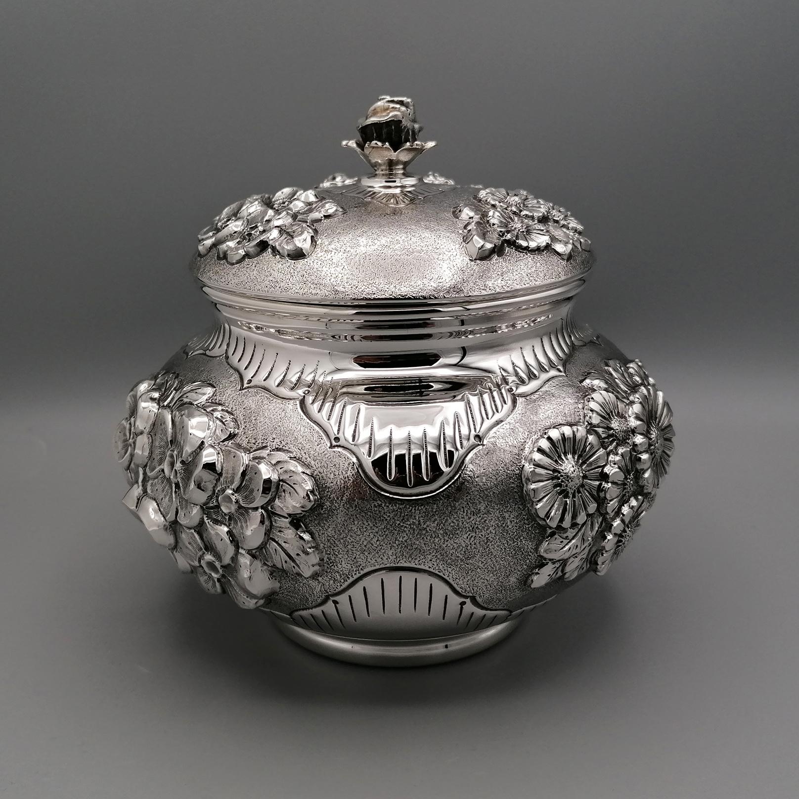 19th Century Italian Sterling Silver Decorative Box In New Condition For Sale In VALENZA, IT