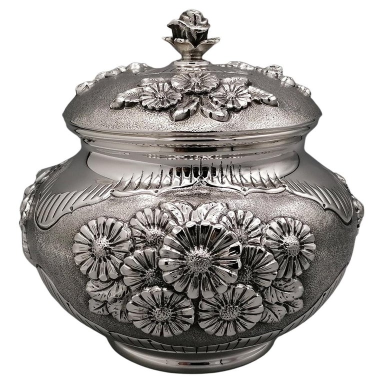19th Century Italian Sterling Silver Decorative Box For Sale at 1stDibs