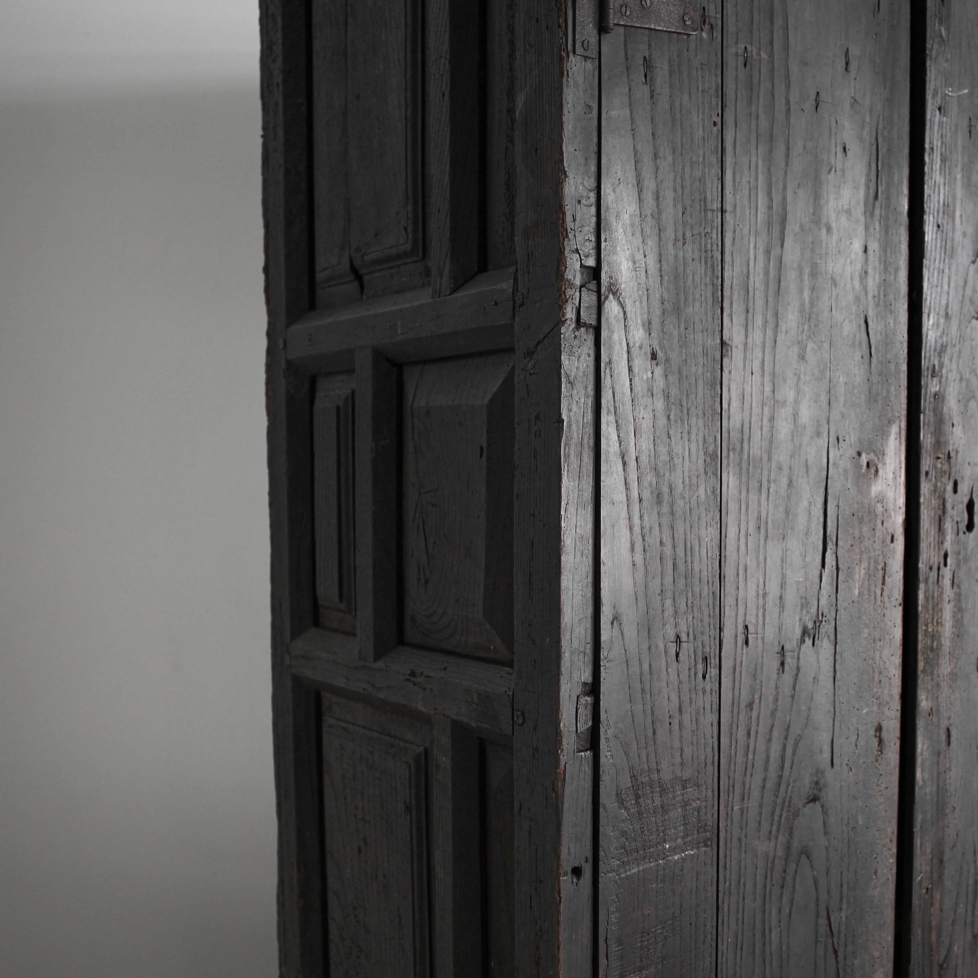 XXL 17Th C. Portuguese Mountain Cupboard In Blackened Chestnut Wabi Sabi For Sale 1