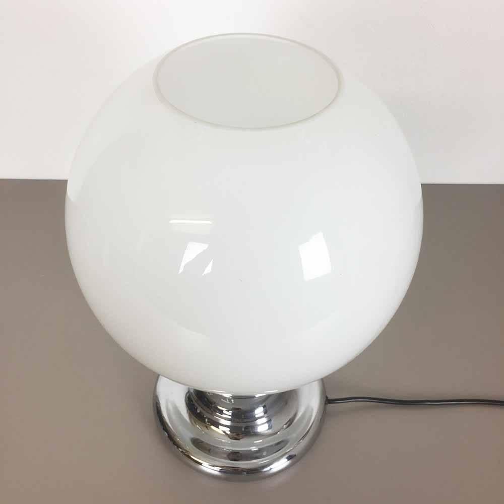Xxl Table Light with White Murano Bubble Glass Shade from Cosack, 1970s In Good Condition For Sale In Kirchlengern, DE