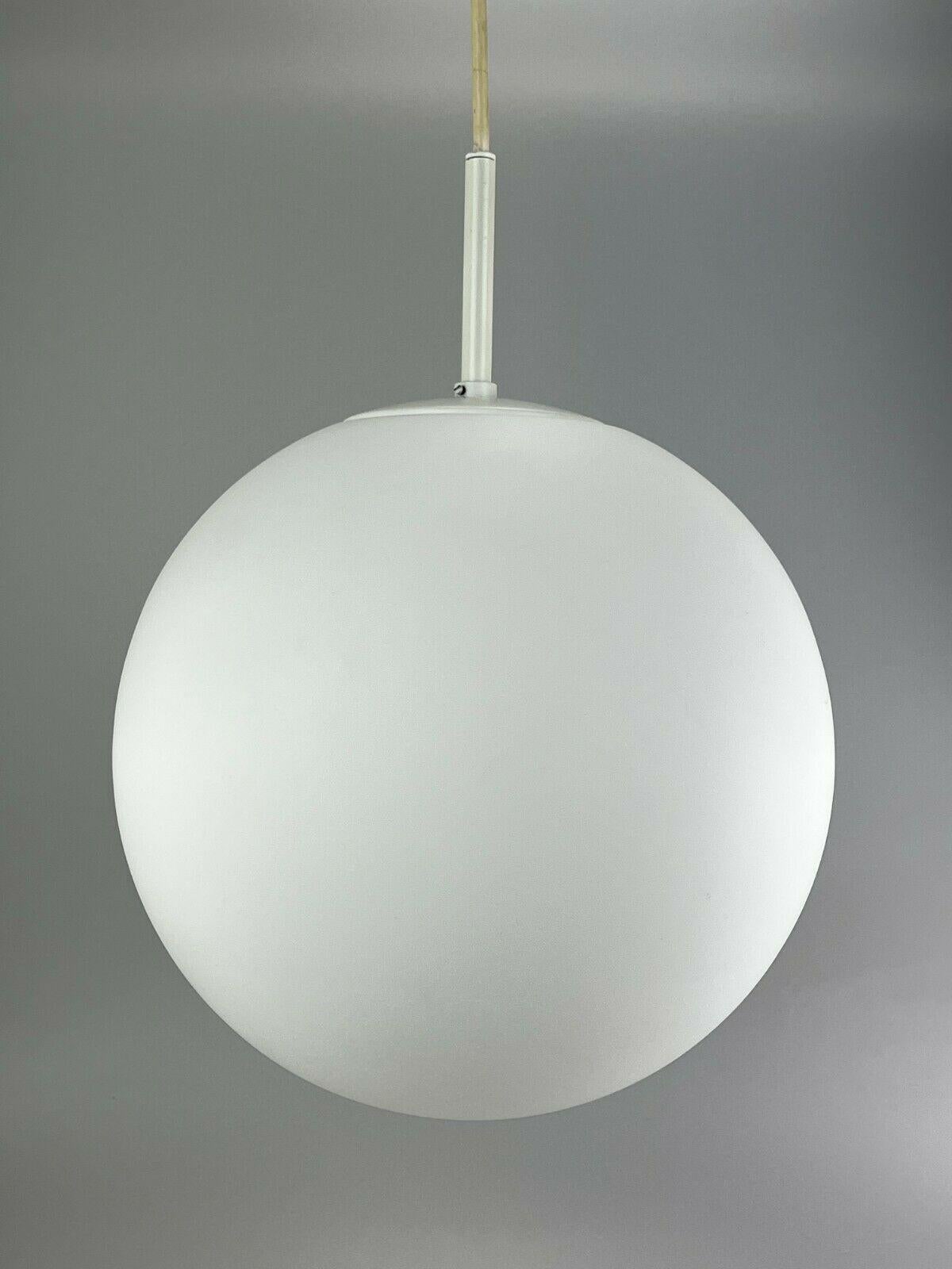 XXL 60s 70s Lamp light ceiling lamp Limburg spherical lamp Ball Design 60s

Object: ceiling lamp

Manufacturer: Glashütte Limburg

Condition: good - vintage

Age: around 1960-1970

Dimensions:

Diameter = 30cm

Other notes:

The