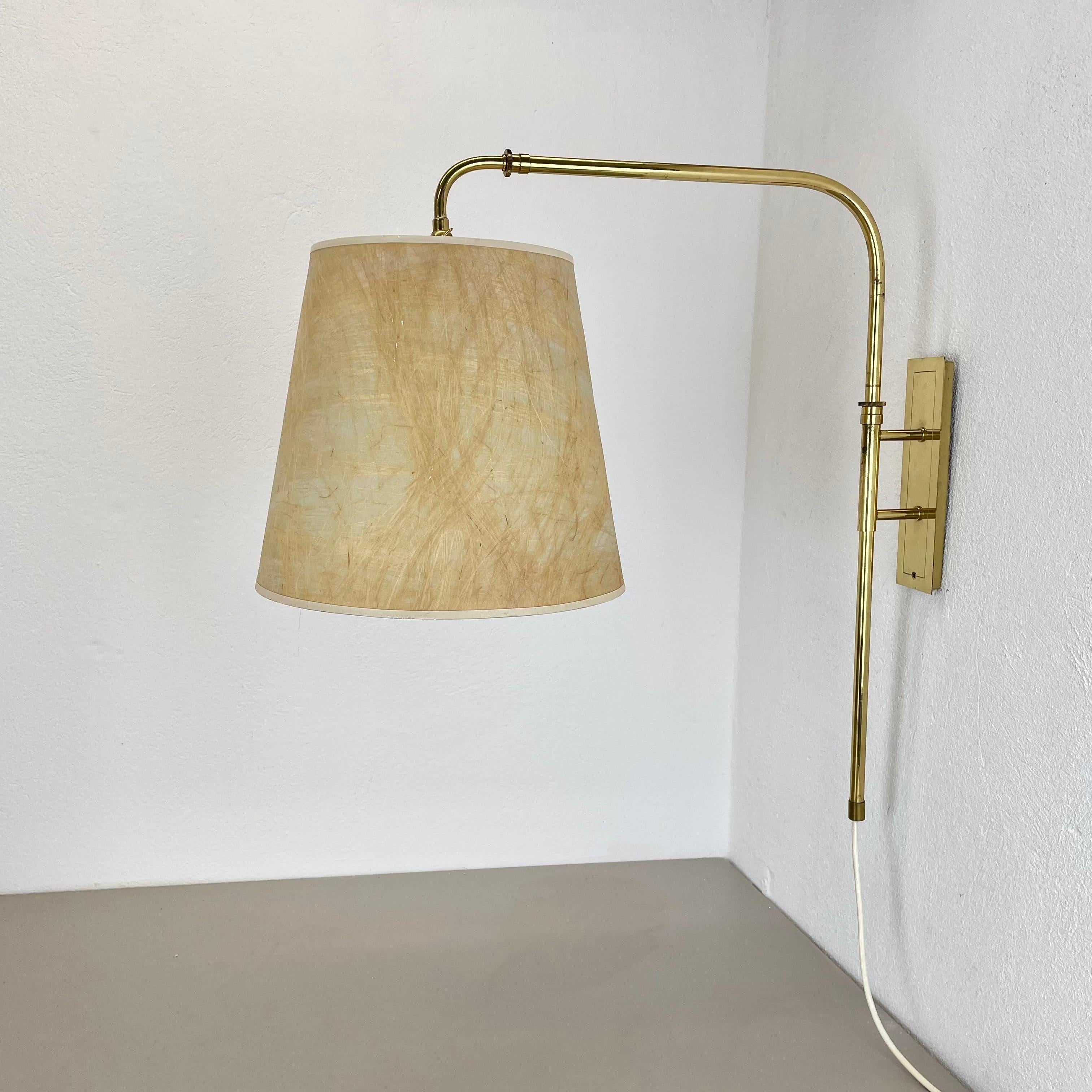 Article :

Applique réglable avec abat-jour


Origine :

Italie


Décennie :

1950s





Cette applique a été conçue et produite en Italie dans les années 1950. La fixation murale de cette lampe et le grand bras de lumière ajustable avec fixation
