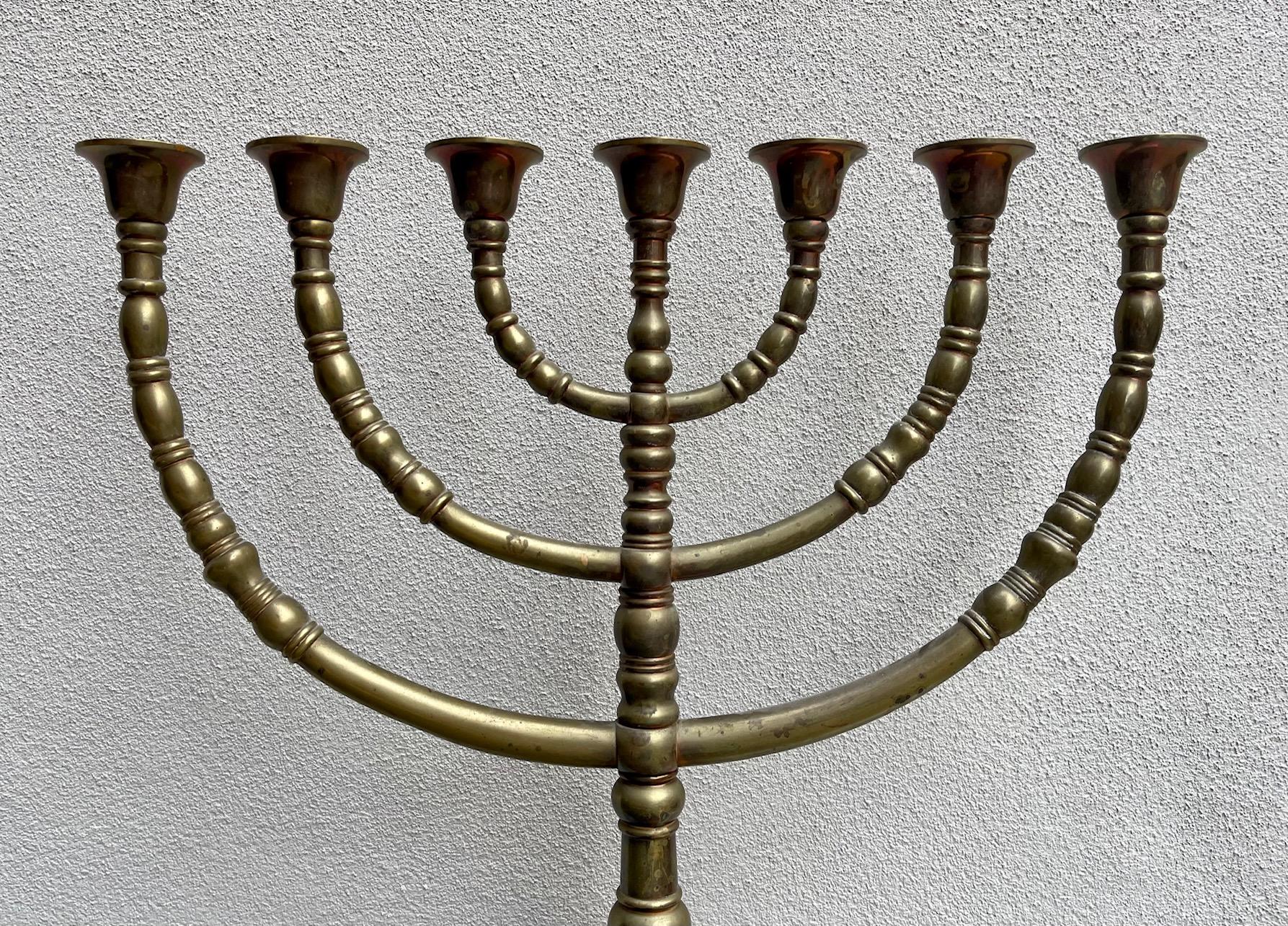 XXL Antique Menorah 7-Arm Candleholder in Brass, 1920s In Good Condition For Sale In Esbjerg, DK