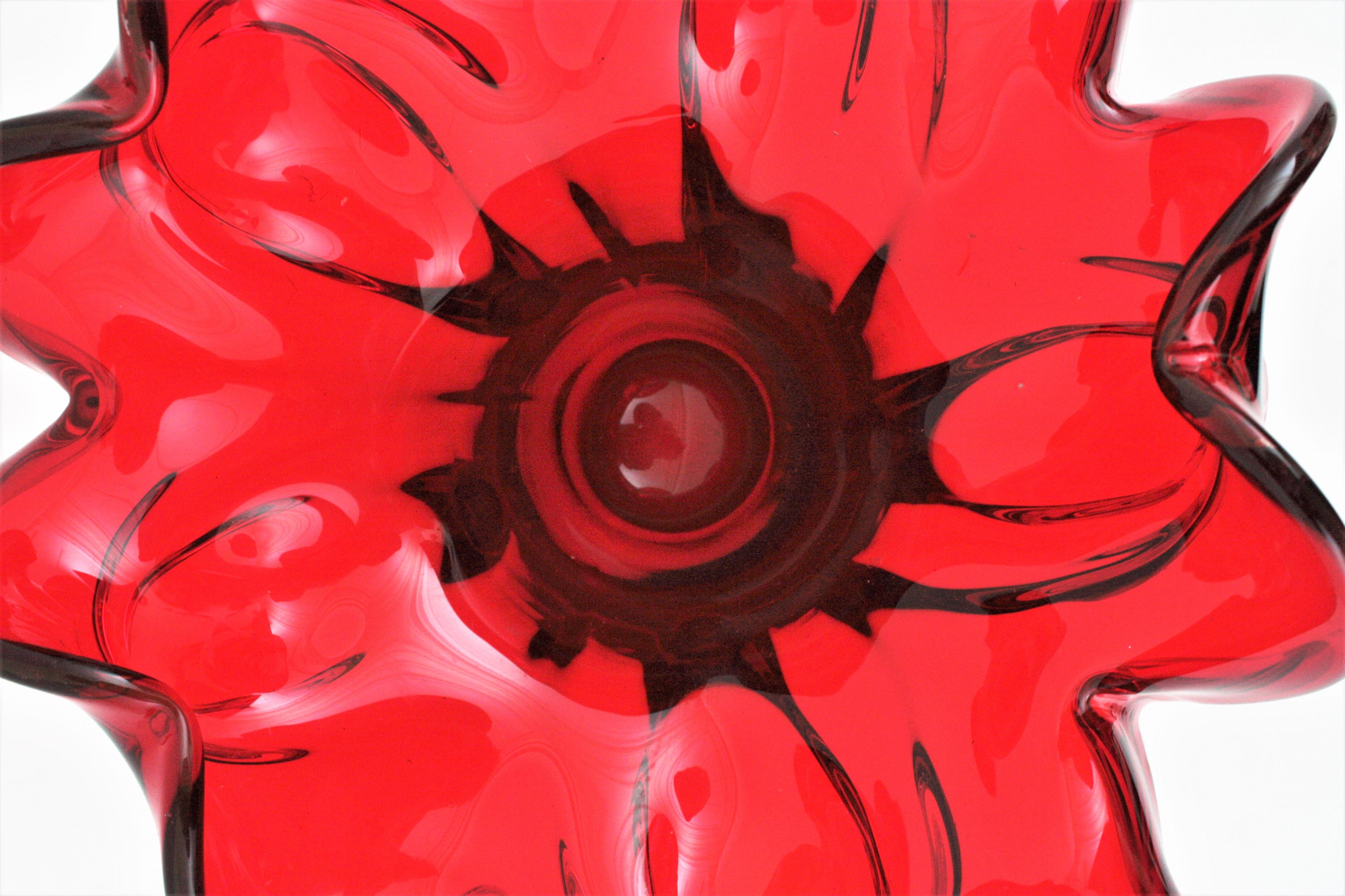 XXL Archimede Seguso Murano Rubinrote Sommerso-Glas-Tafelaufsatz Schale im Angebot 12