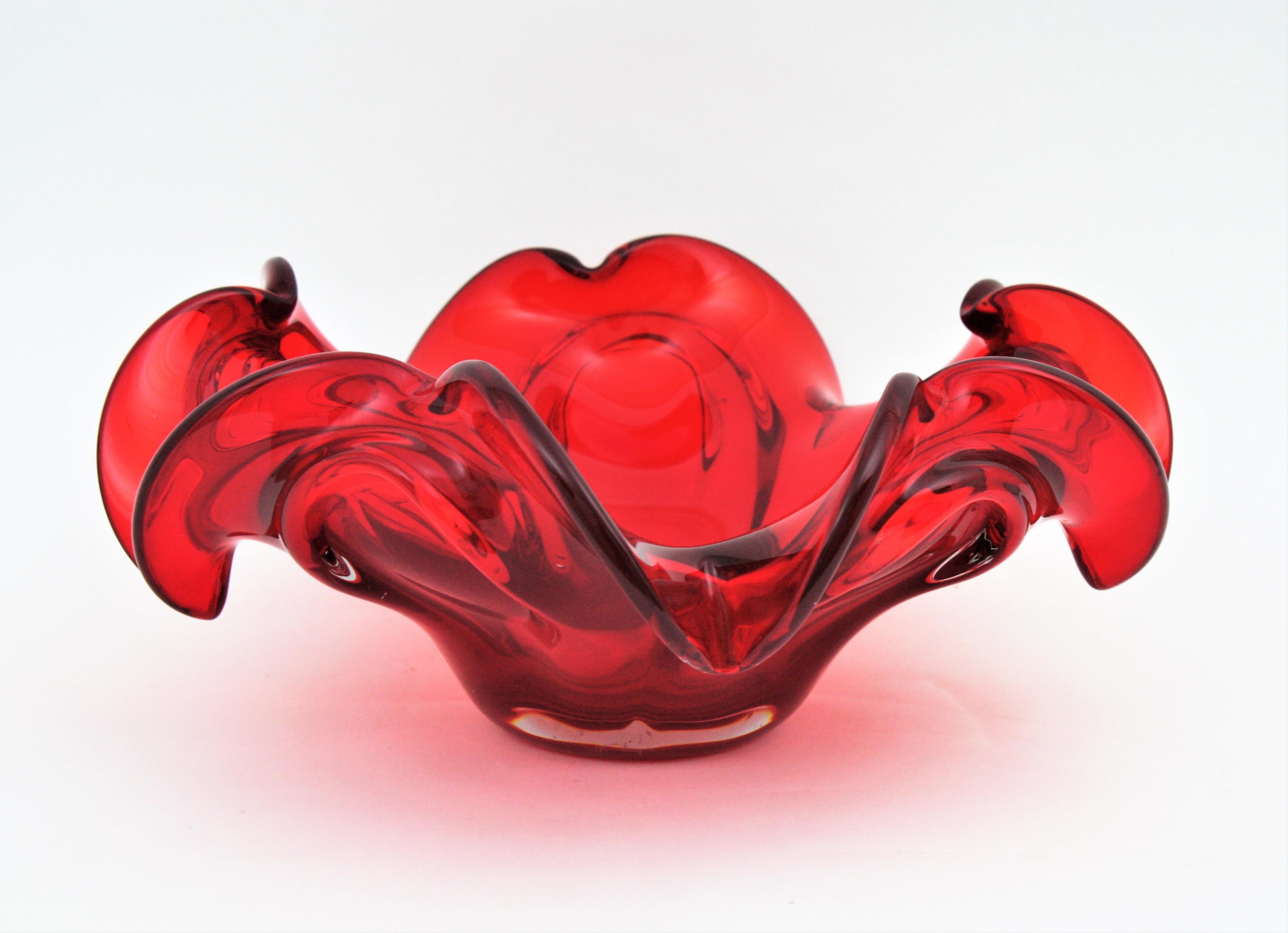 XXL Archimede Seguso Murano Ruby Red Sommerso Glass Flower Centerpiece Bowl In Excellent Condition In Barcelona, ES