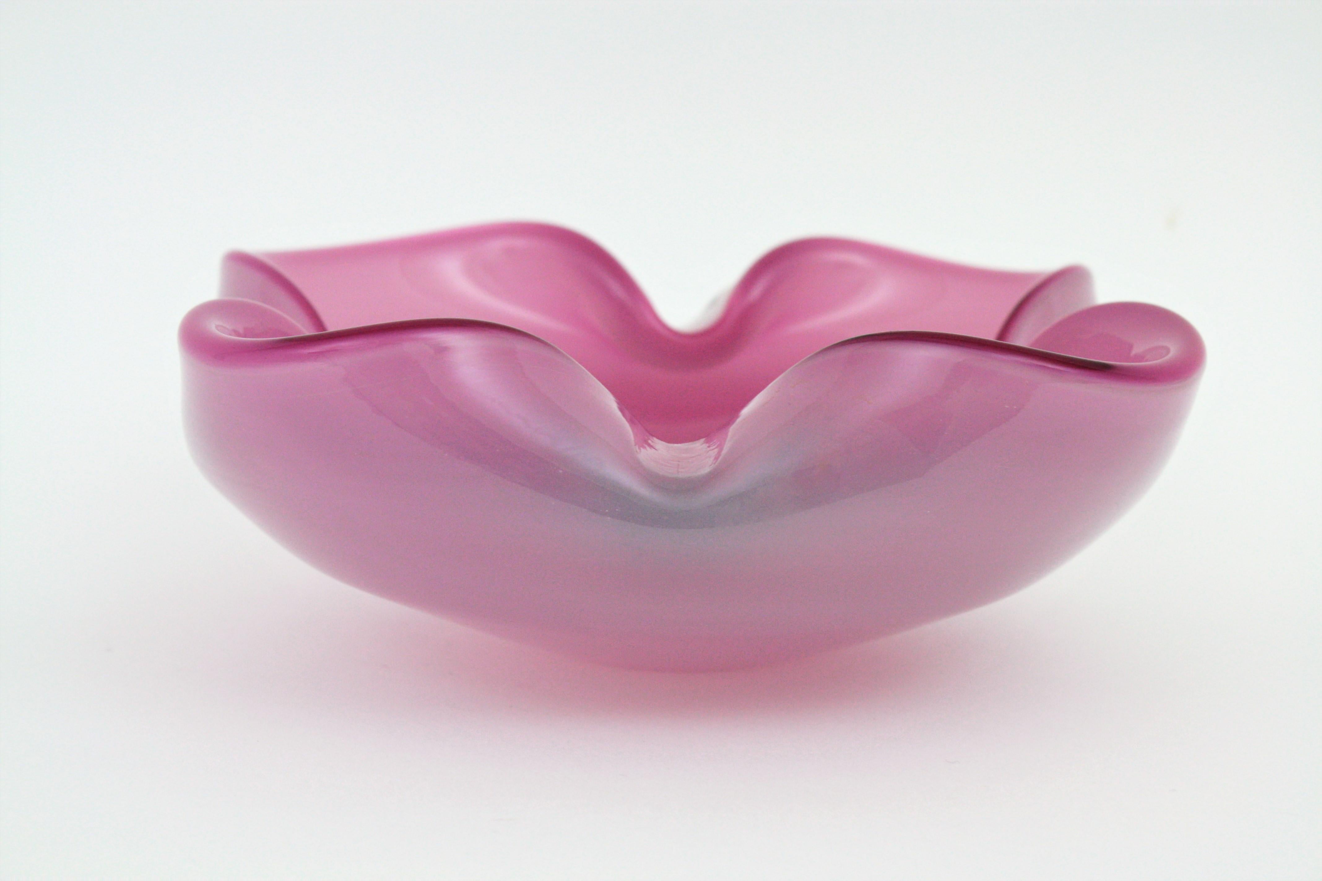 XXL Archimede Seguso Murano Opal Pink Alabastro Glass Folded Bowl /Centerpiece In Excellent Condition In Barcelona, ES