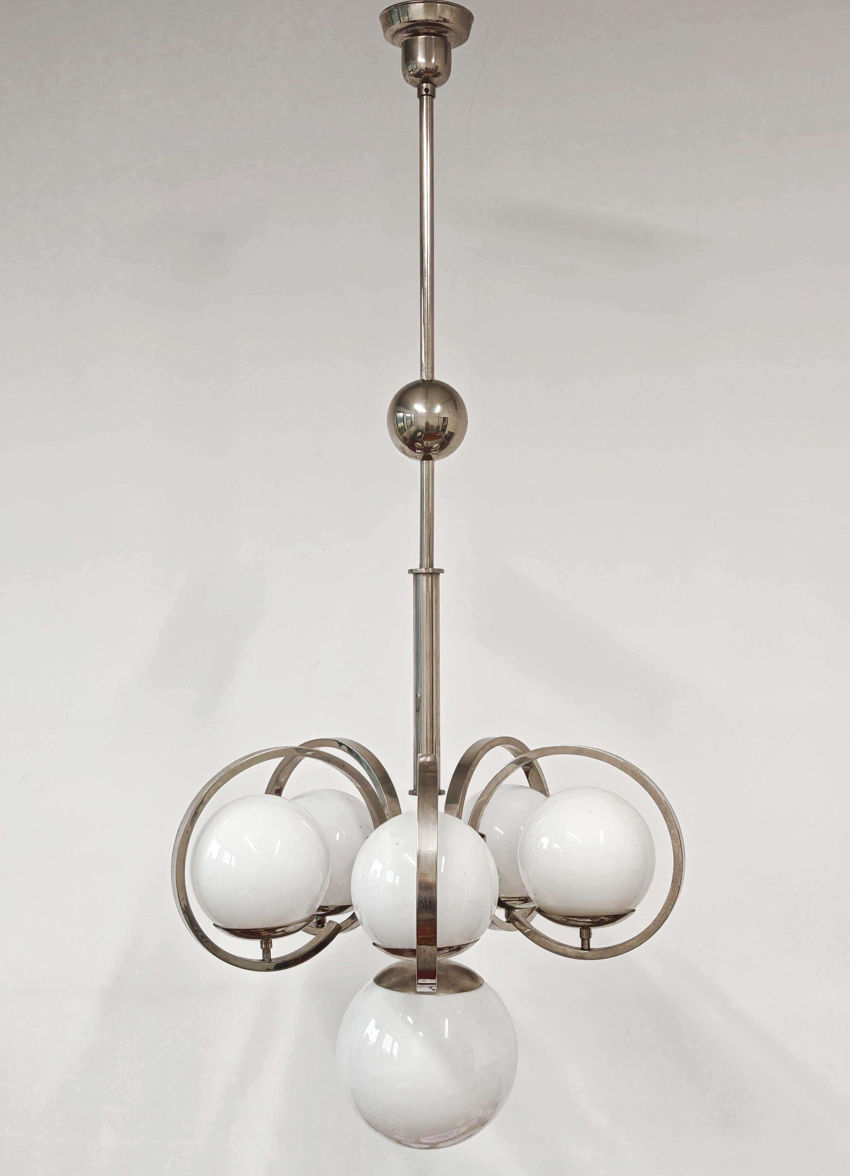 Lustre de salon XXL Bauhaus en laiton nickelé et verre de lait en vente 6