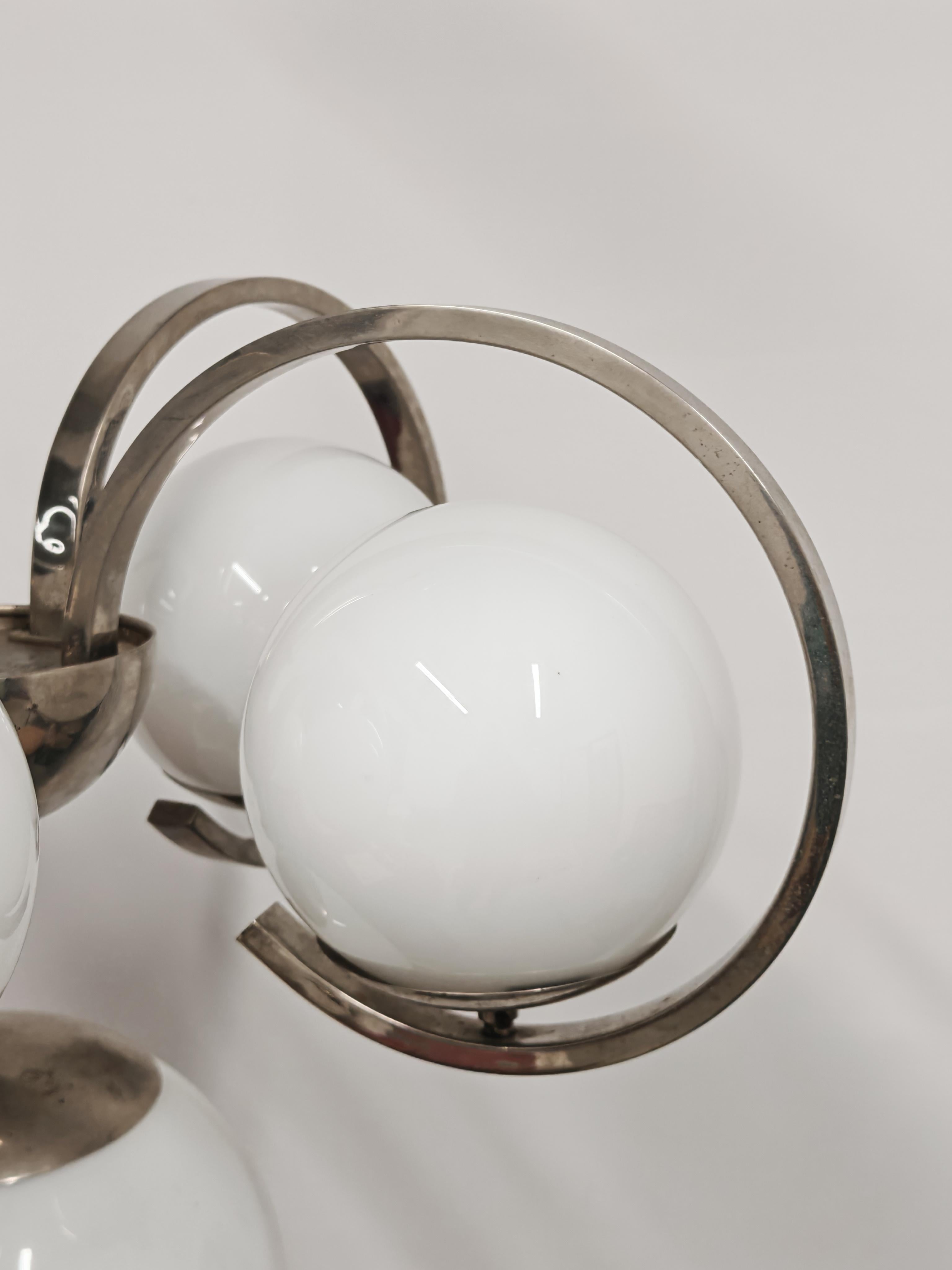 Milieu du XXe siècle Lustre de salon XXL Bauhaus en laiton nickelé et verre de lait en vente