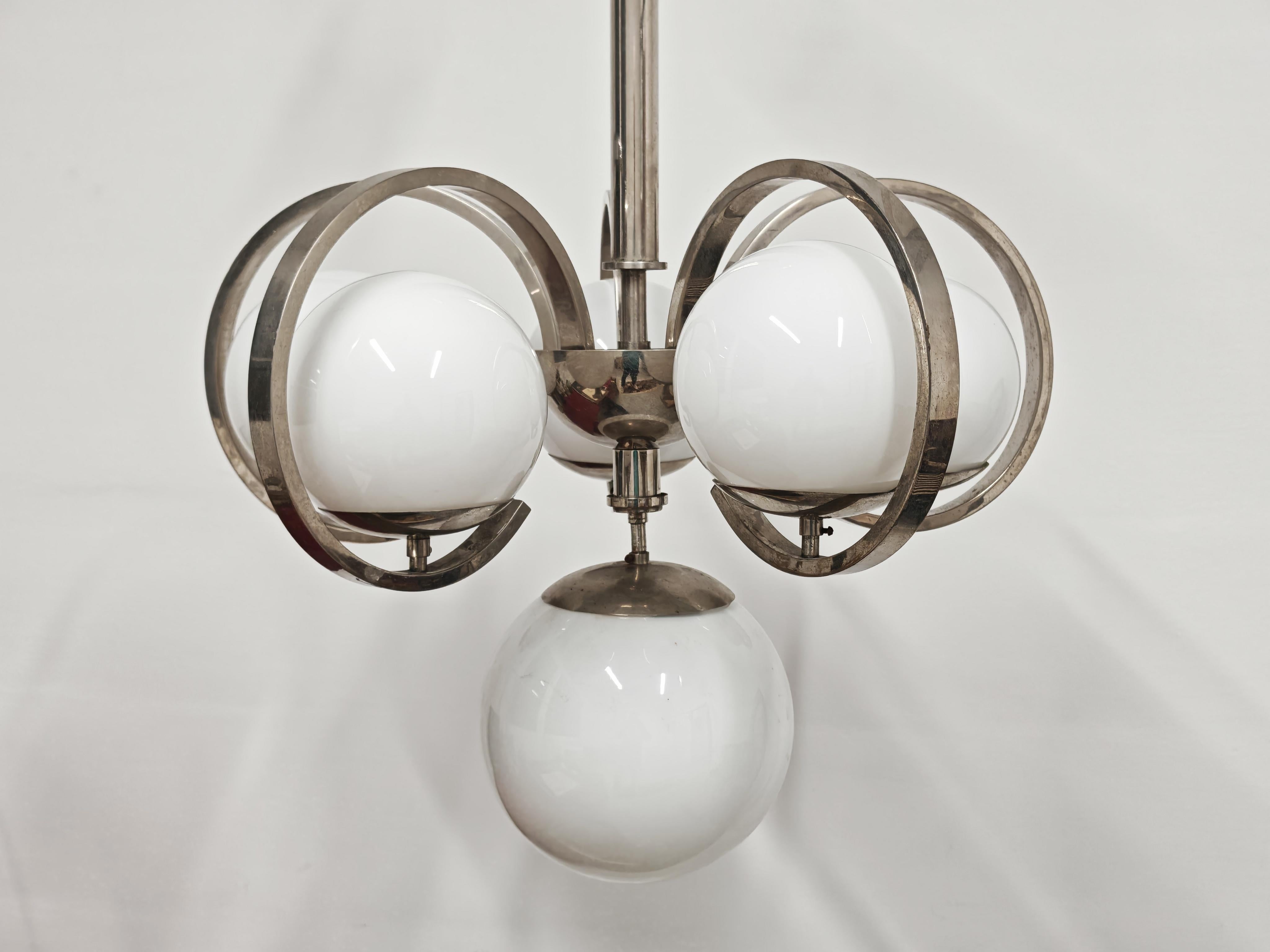 Laiton Lustre de salon XXL Bauhaus en laiton nickelé et verre de lait en vente