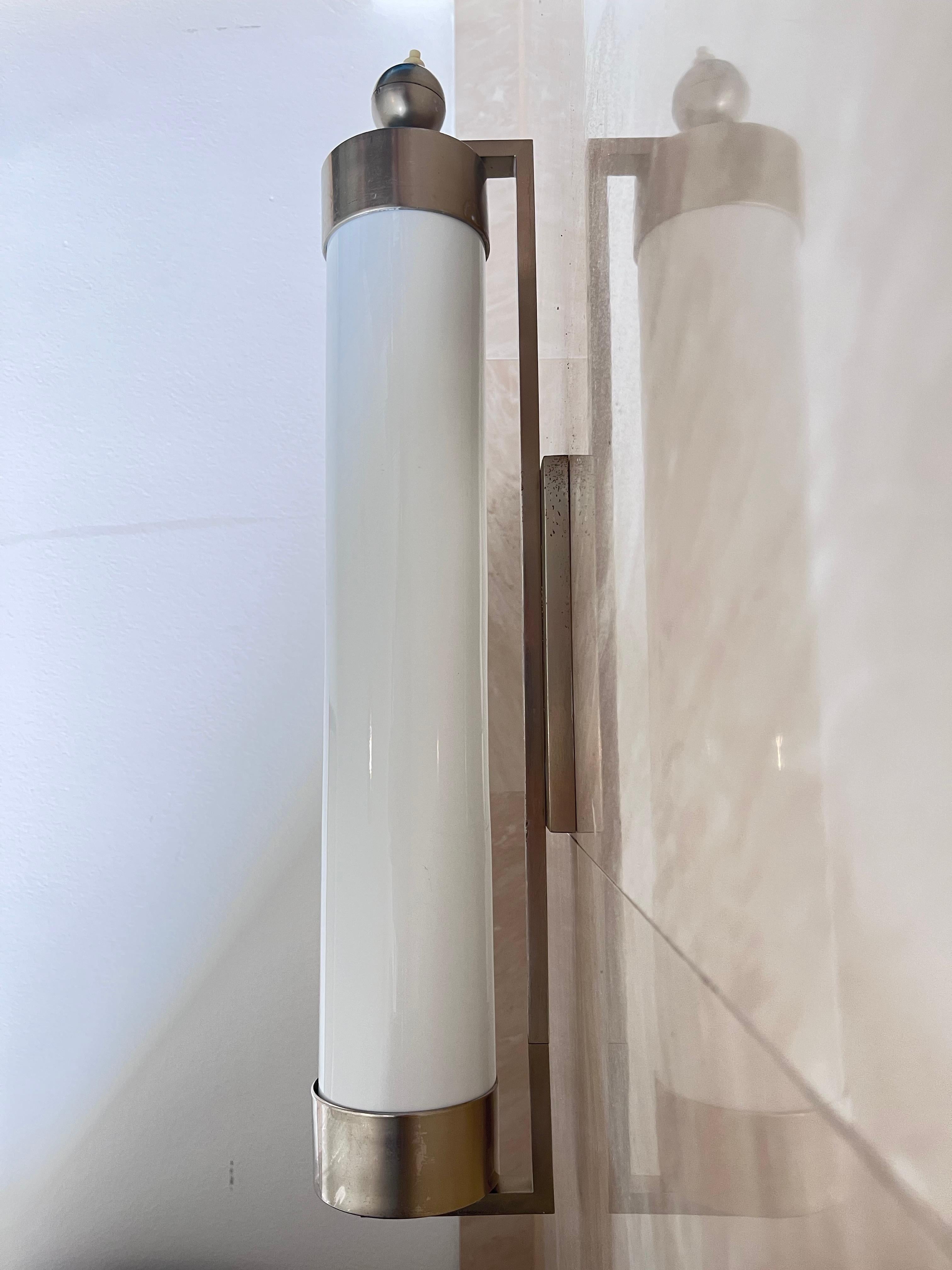 XXL Große Wandleuchte aus Chrom und Milchglas Bauhaus / Funktionalistische Wandleuchte - 1930er Jahre im Angebot 4