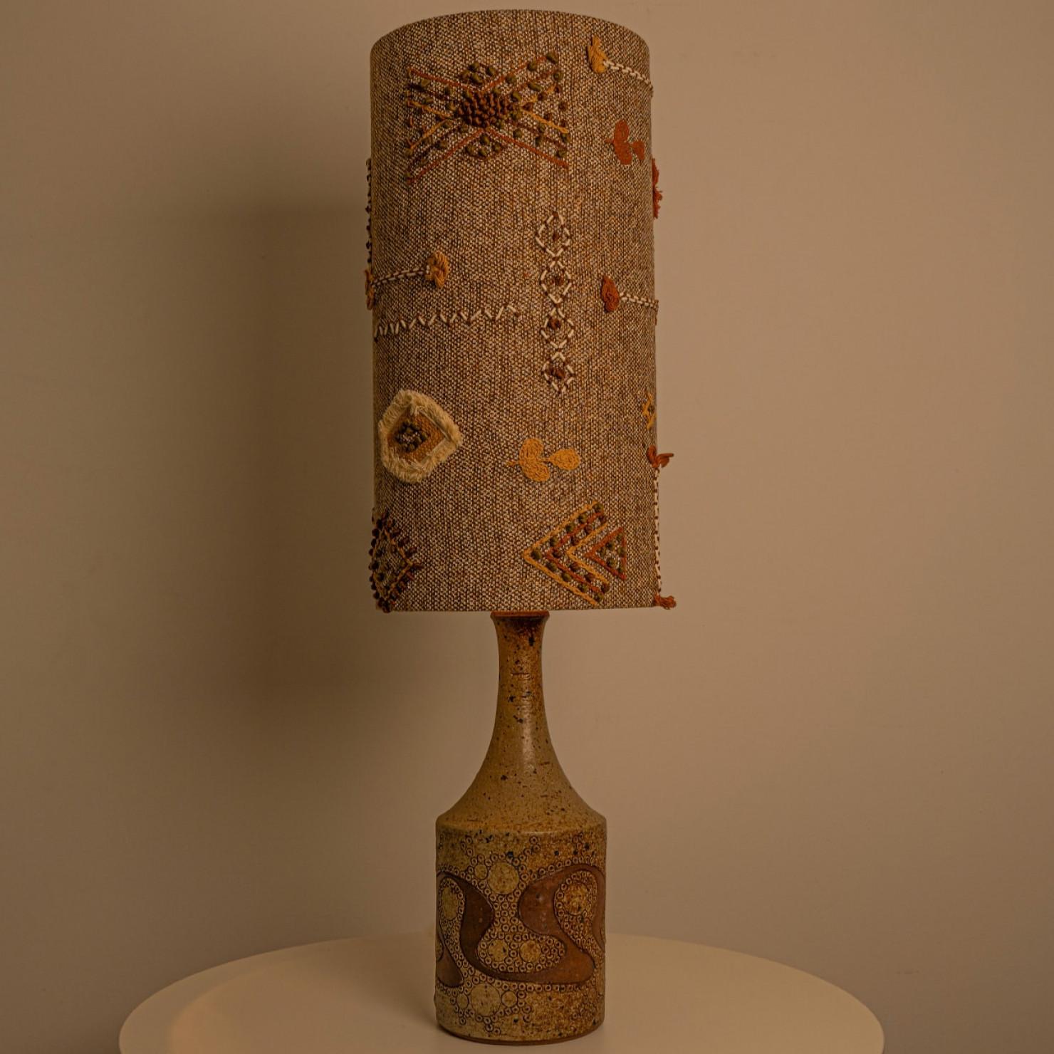 Lámpara de sobremesa XXL de cerámica de Mette Stiil con pantalla personalizada, Dinamarca 1960 Otro en venta