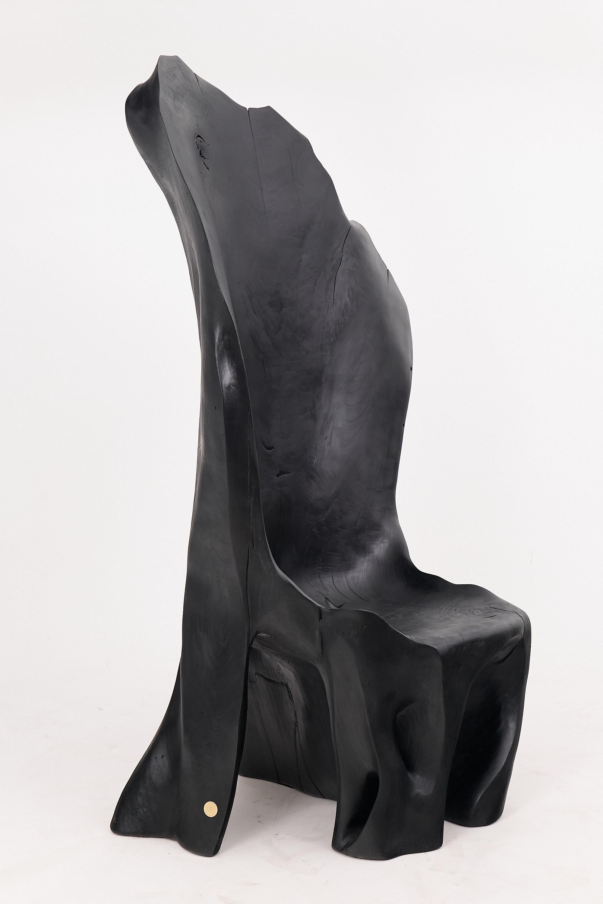 Silla Trono XXL de madera negra carbonizada con forma orgánica by Logniture en venta 10