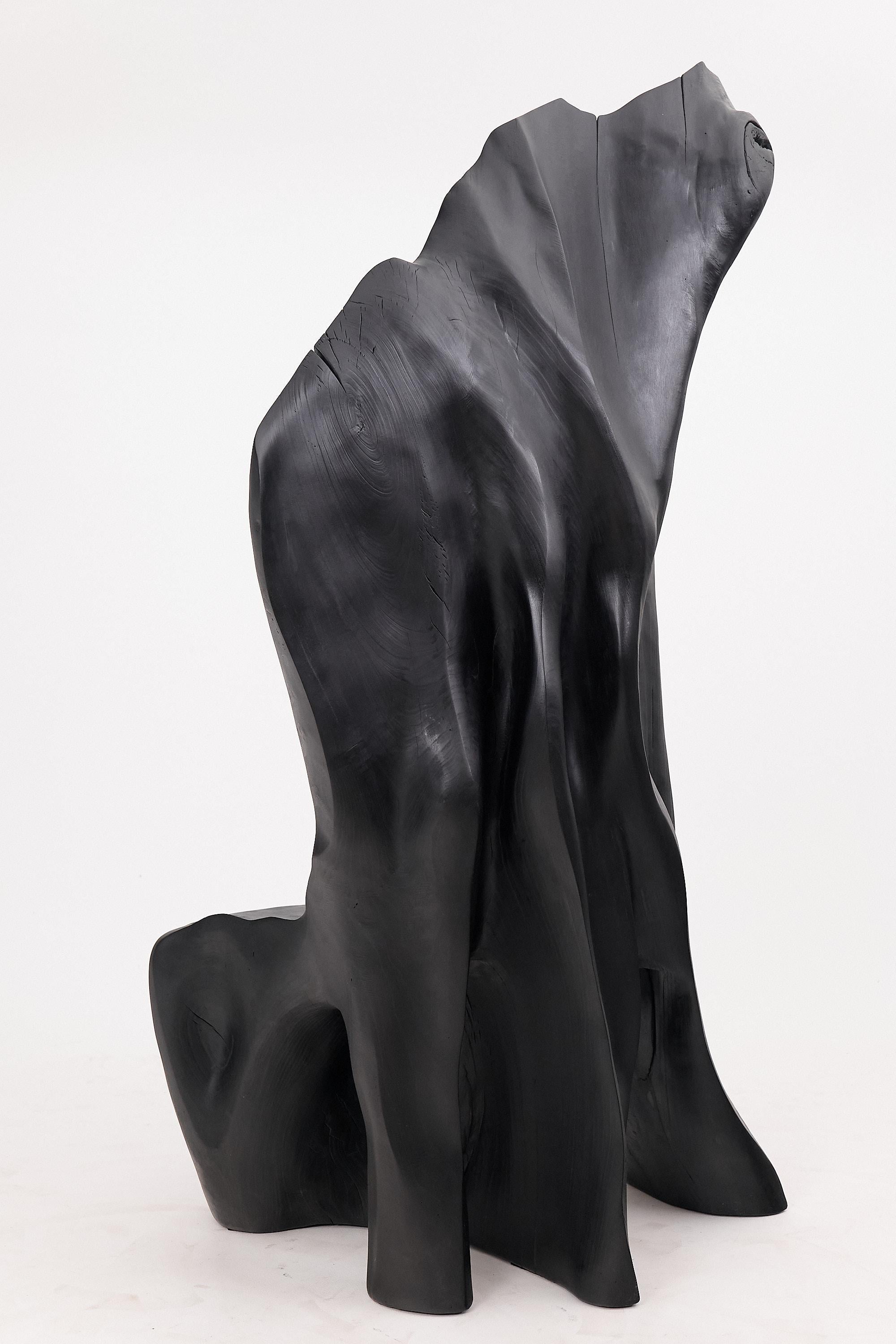 Silla Trono XXL de madera negra carbonizada con forma orgánica by Logniture en venta 1