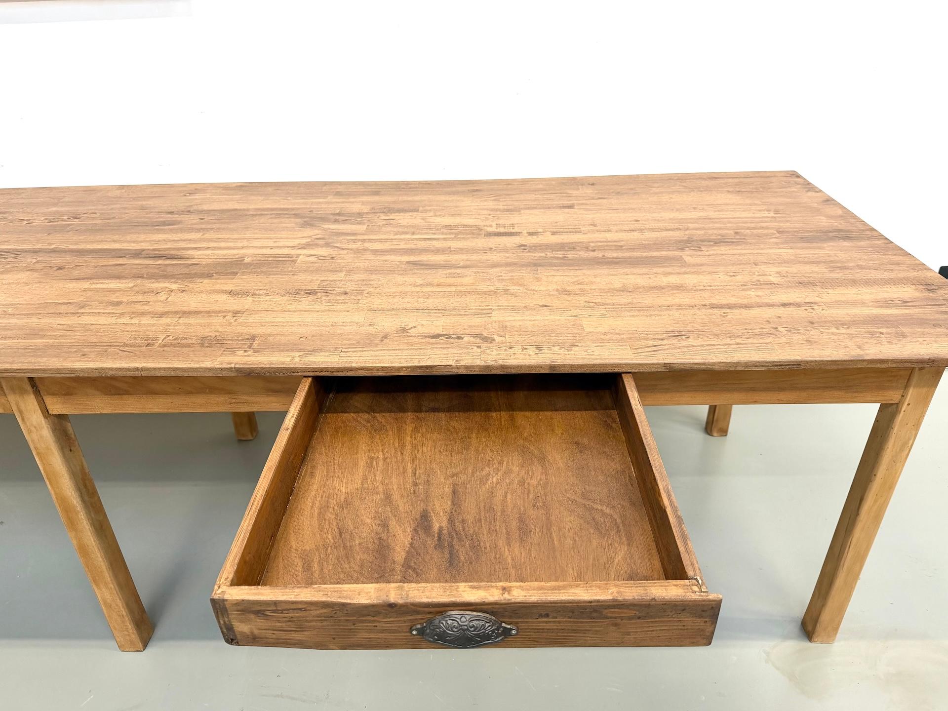 XXL french 6-legged table with a new top and 1950s base en vente 3