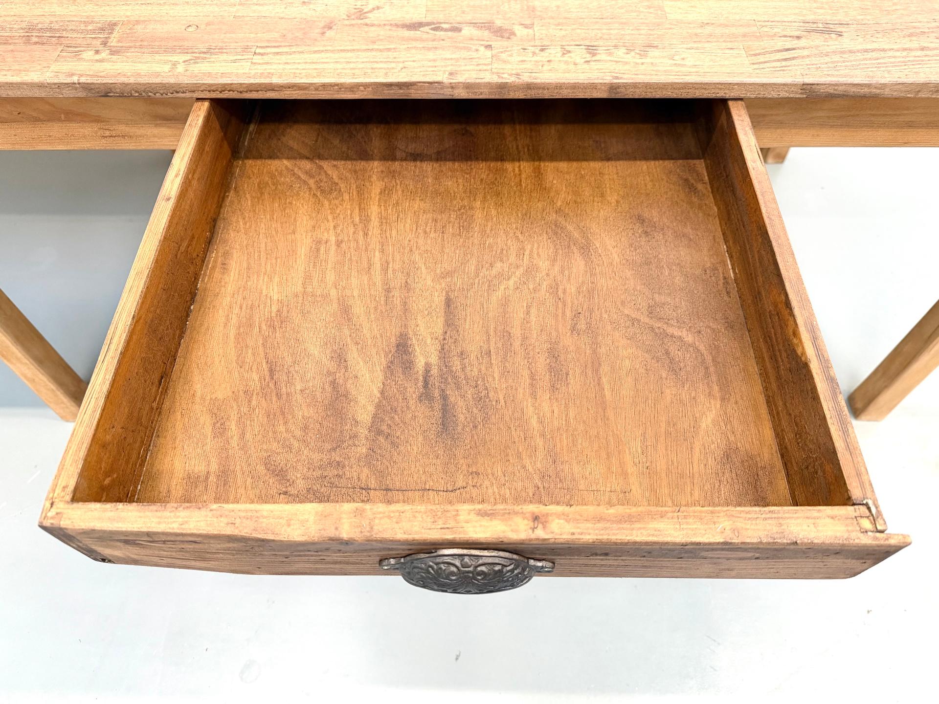 XXL french 6-legged table with a new top and 1950s base en vente 4