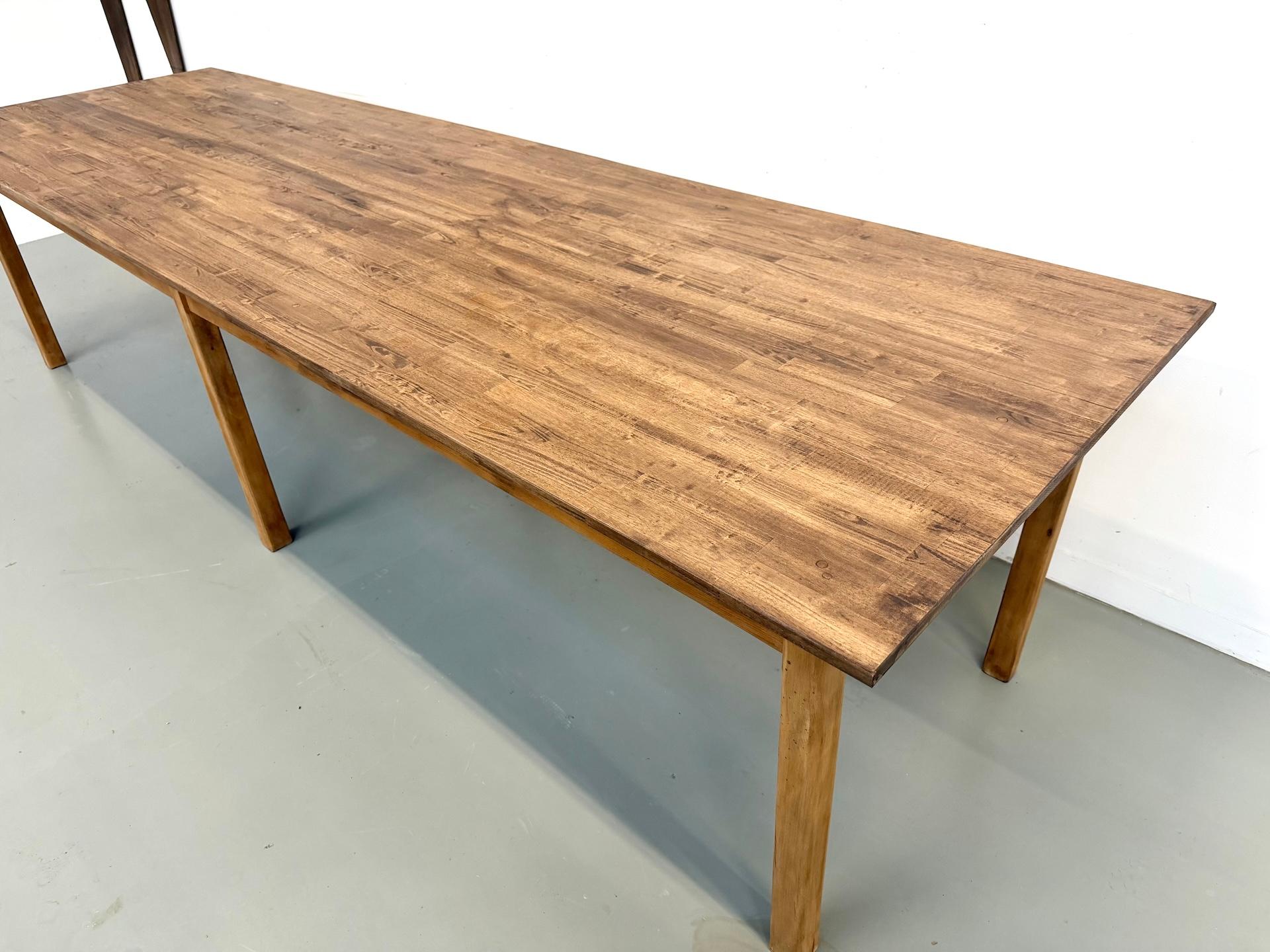 XXL french 6-legged table with a new top and 1950s base en vente 5