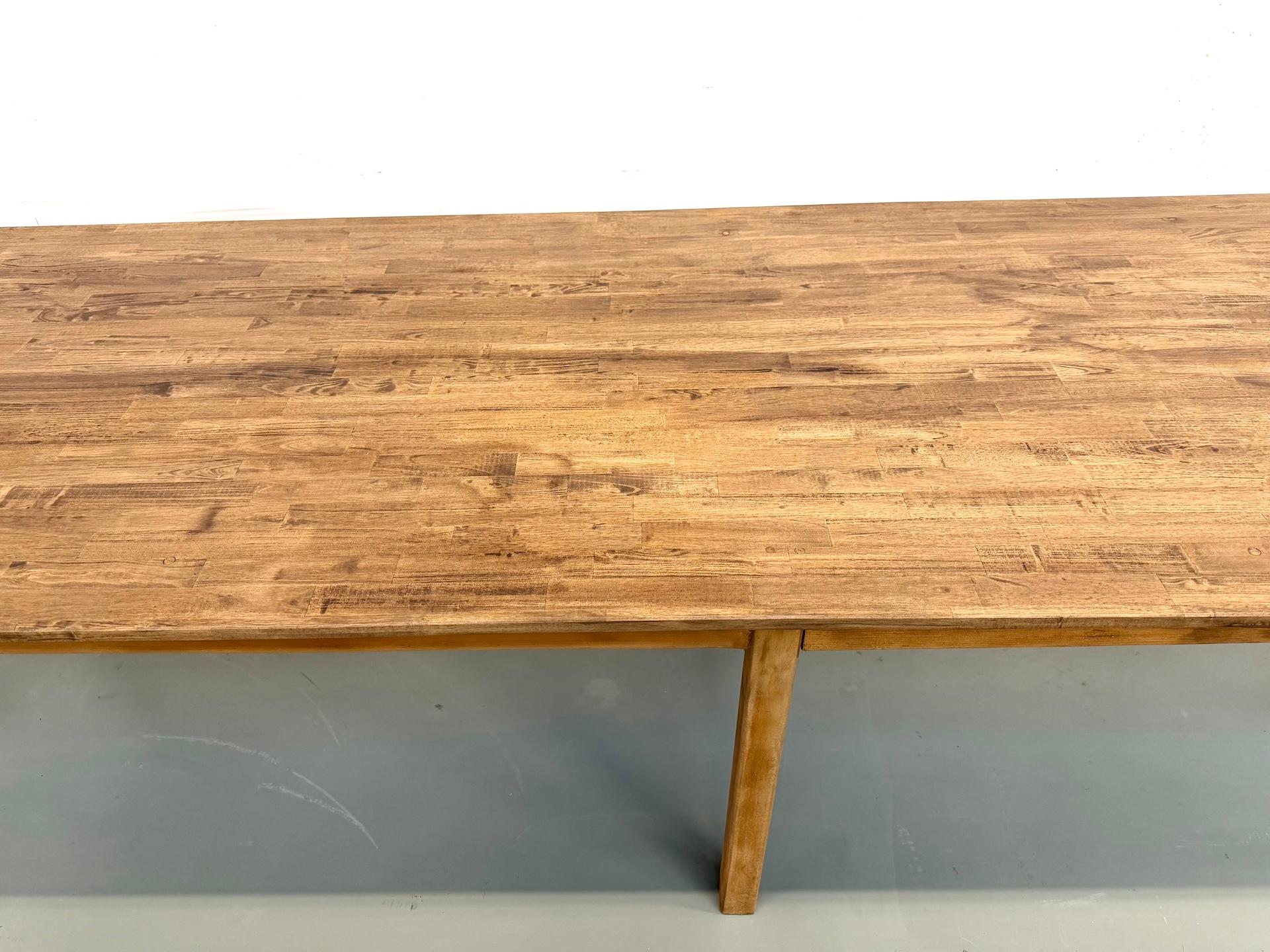 Pin XXL french 6-legged table with a new top and 1950s base en vente