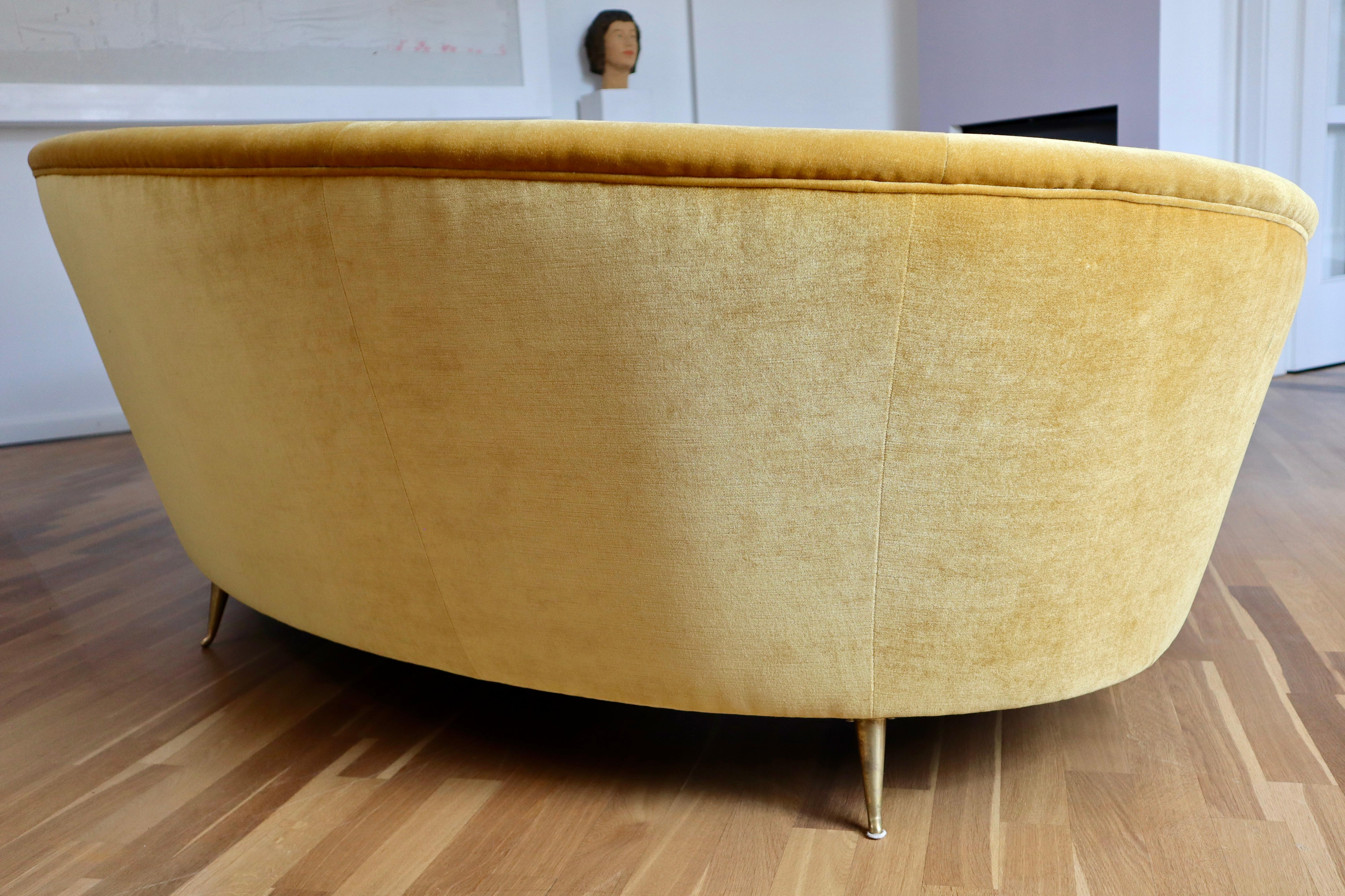 XXL Gio Ponti Style Large Mid Century Modern Italian Crescent Canapé Sofa For Sale 2